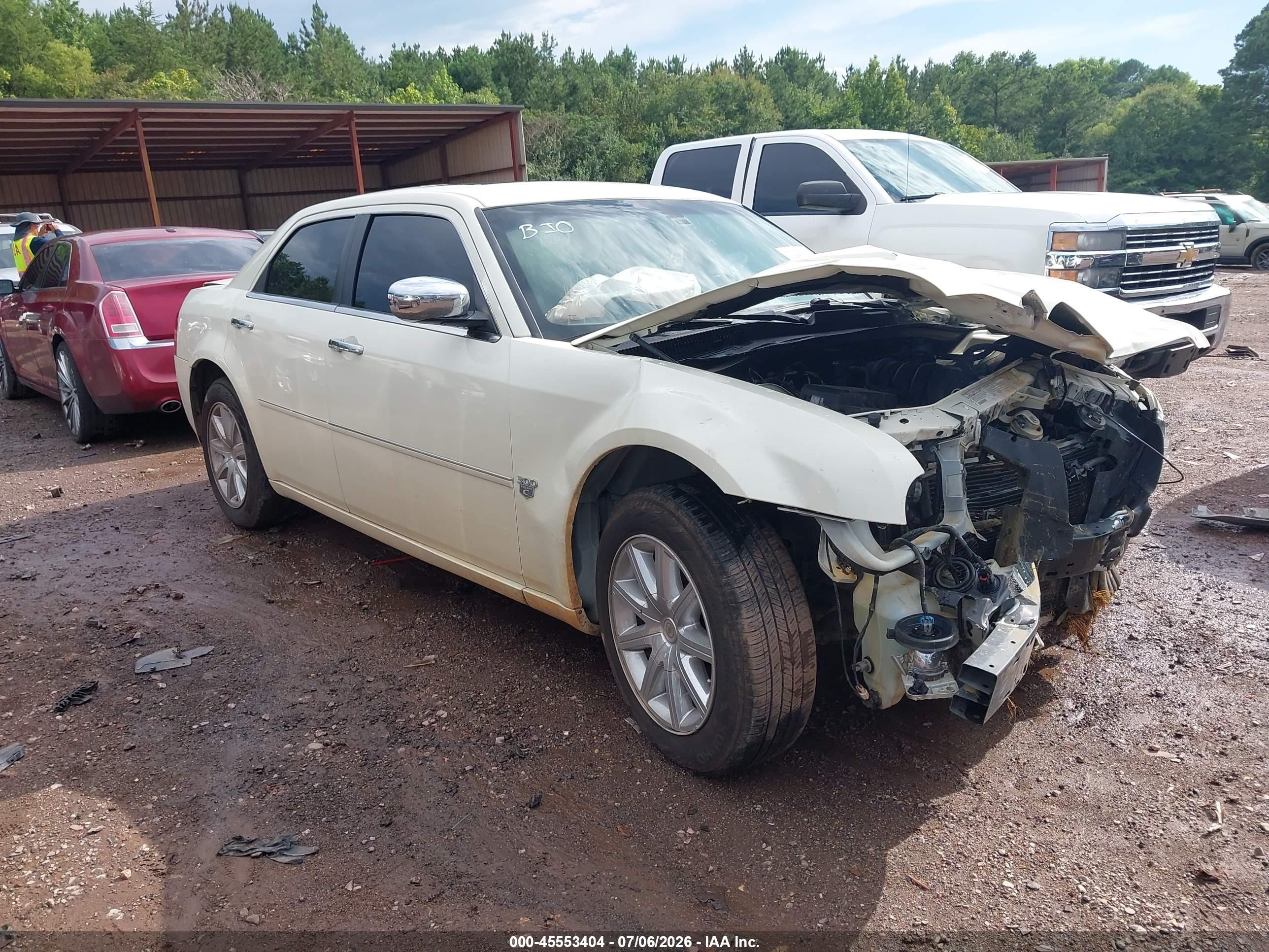 2007 Chrysler 300c   White vin: 2C3LA63H17H855072
