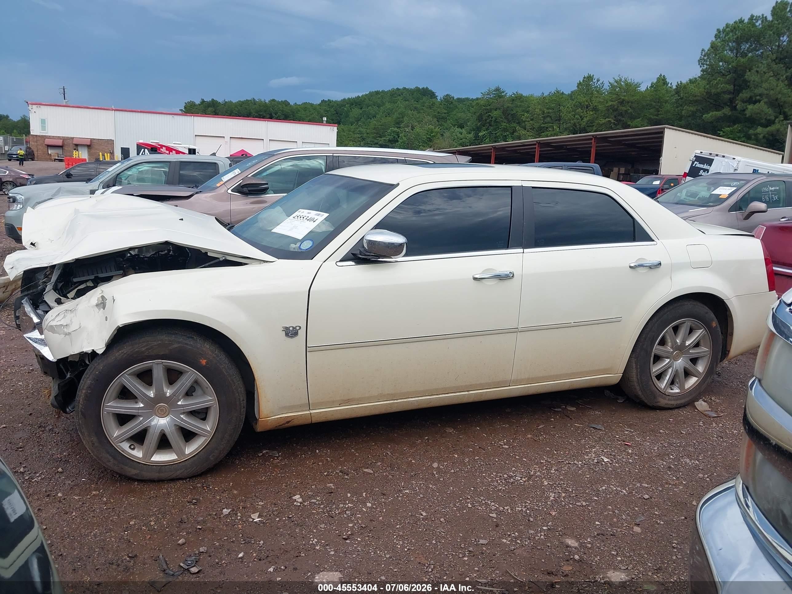 2007 Chrysler 300c   White vin: 2C3LA63H17H855072