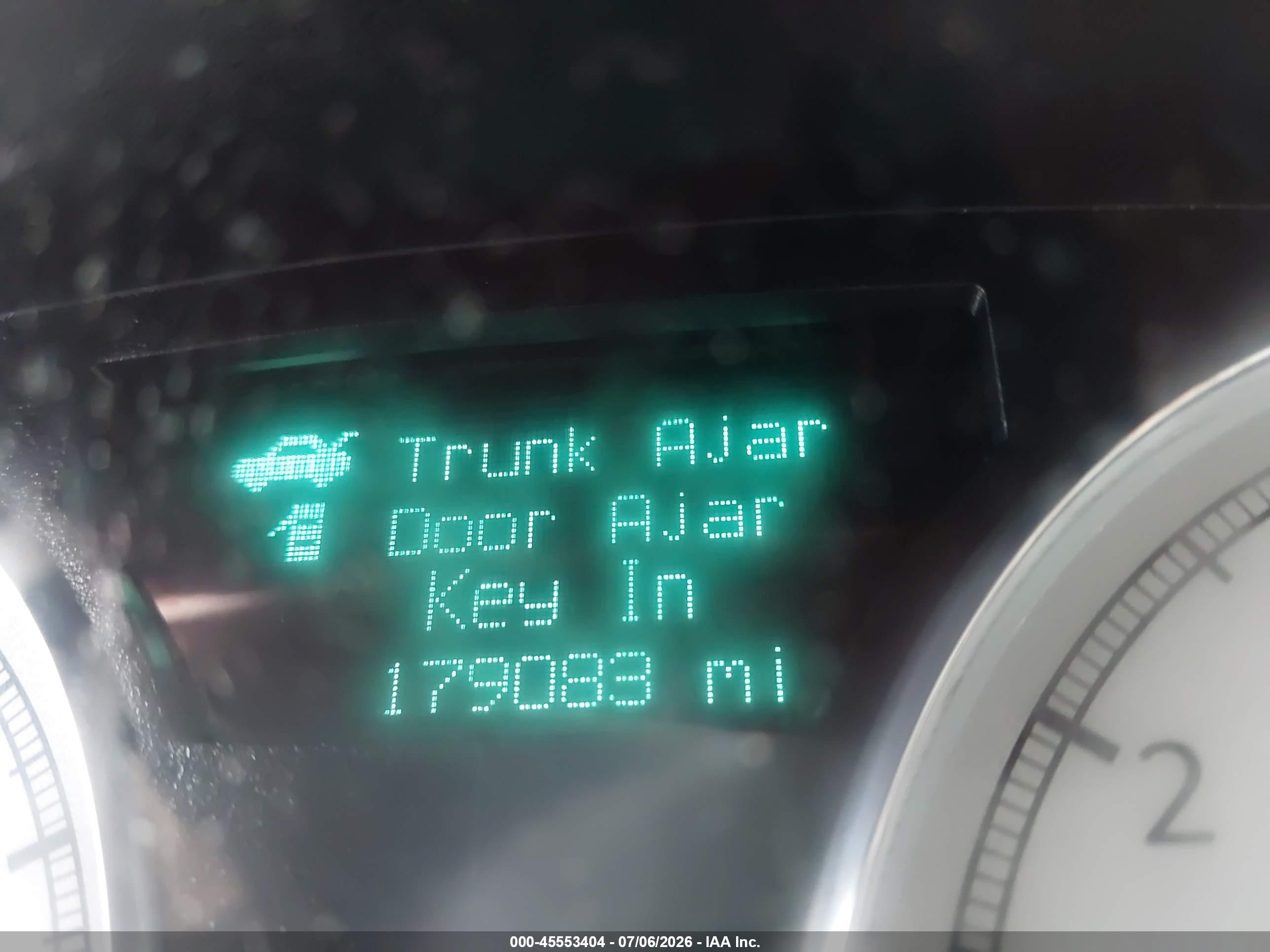 2007 Chrysler 300c   White vin: 2C3LA63H17H855072