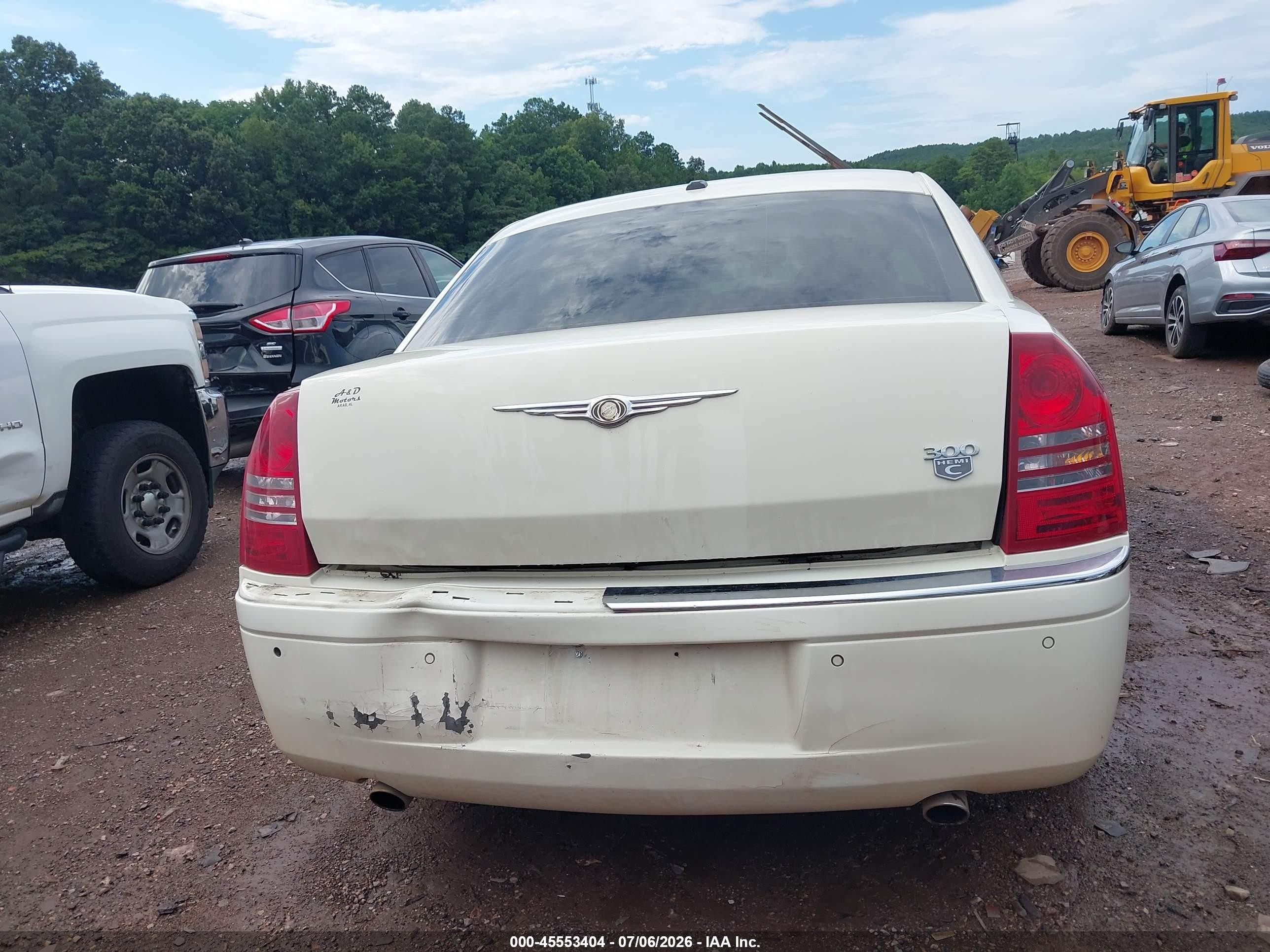 2007 Chrysler 300c   White vin: 2C3LA63H17H855072