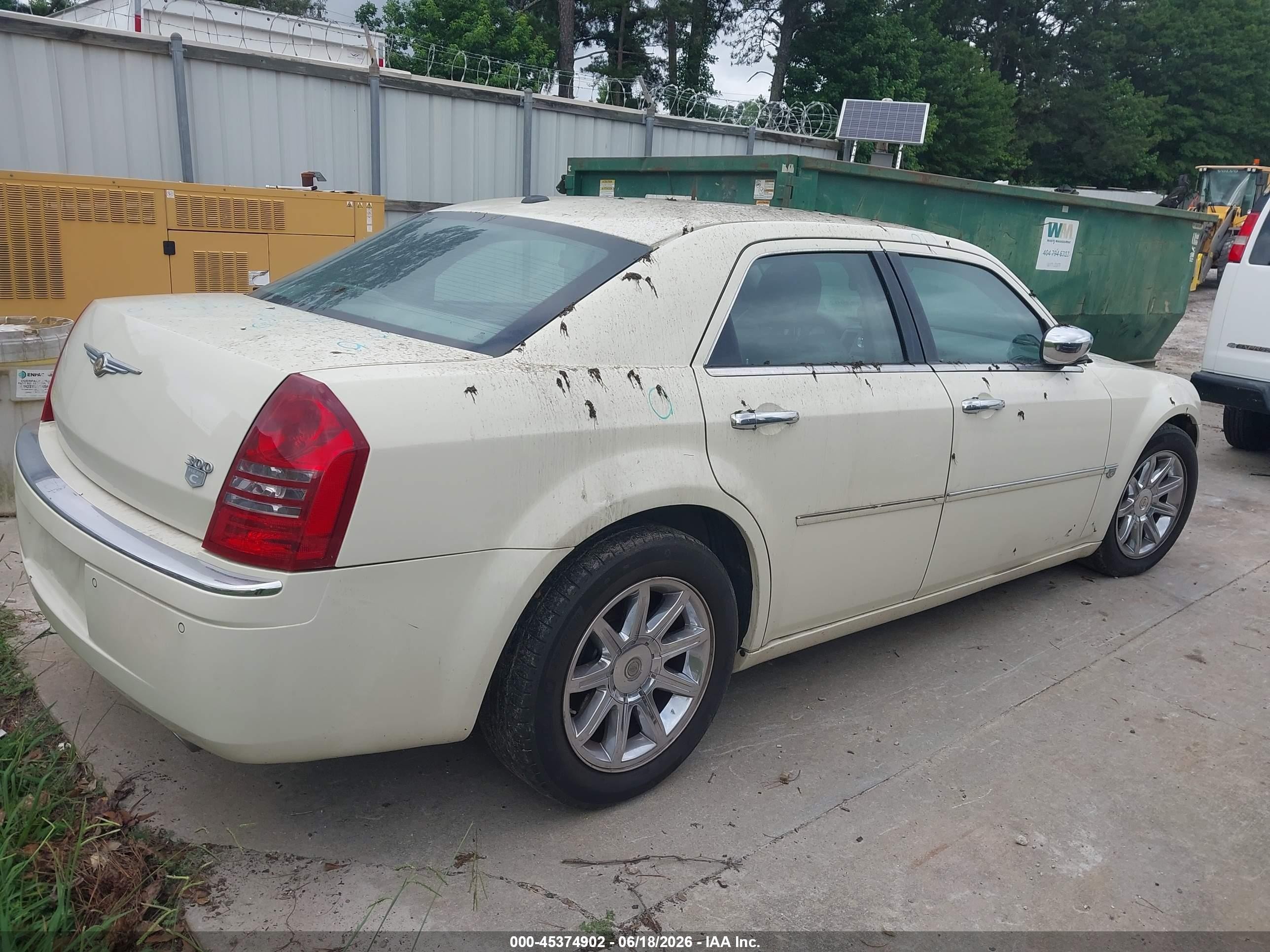2006 Chrysler 300c   Cream vin: 2C3LA63H26H247138