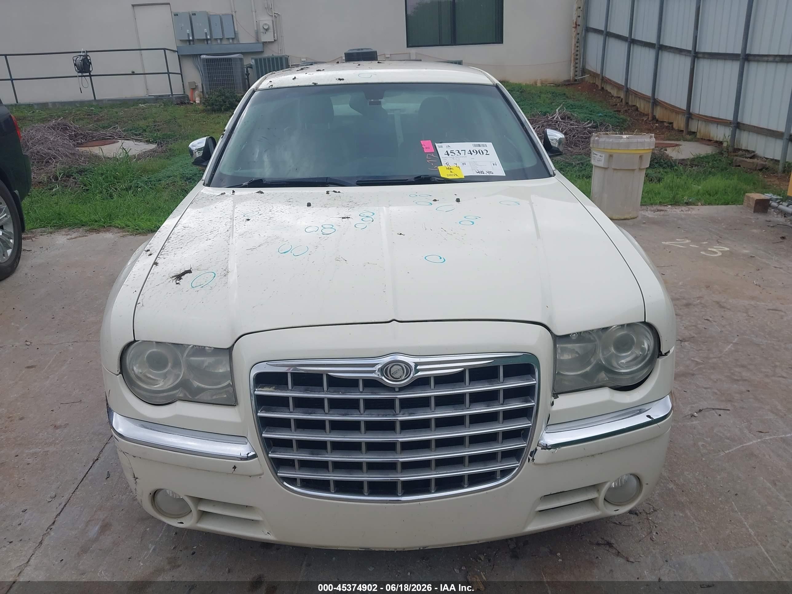 2006 Chrysler 300c   Cream vin: 2C3LA63H26H247138