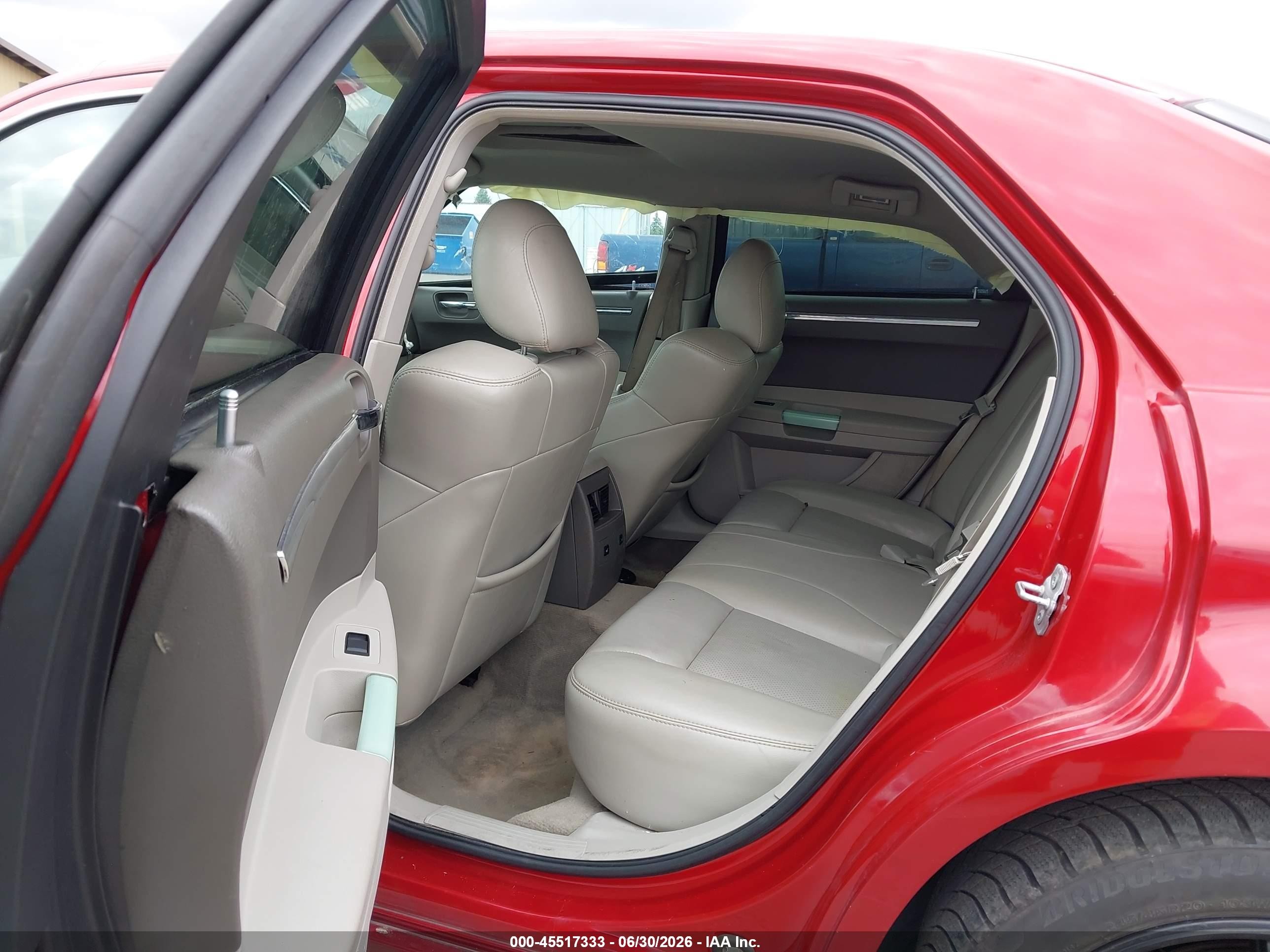 2007 Chrysler 300c   Красный vin: 2C3LA63H27H774470