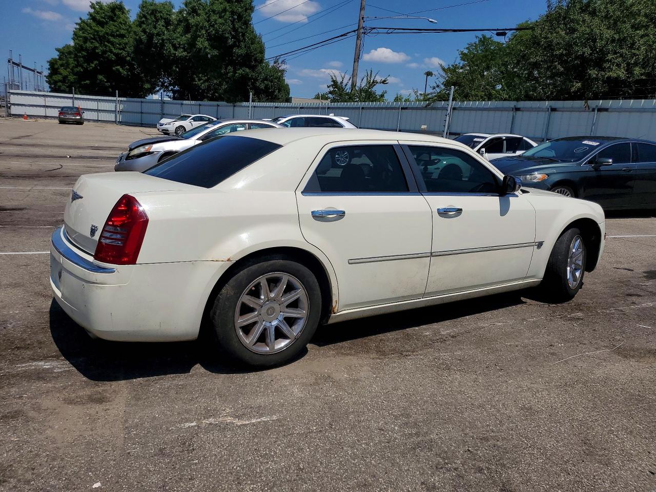 2006 Chrysler 300c Cream vin: 2C3LA63H46H297930