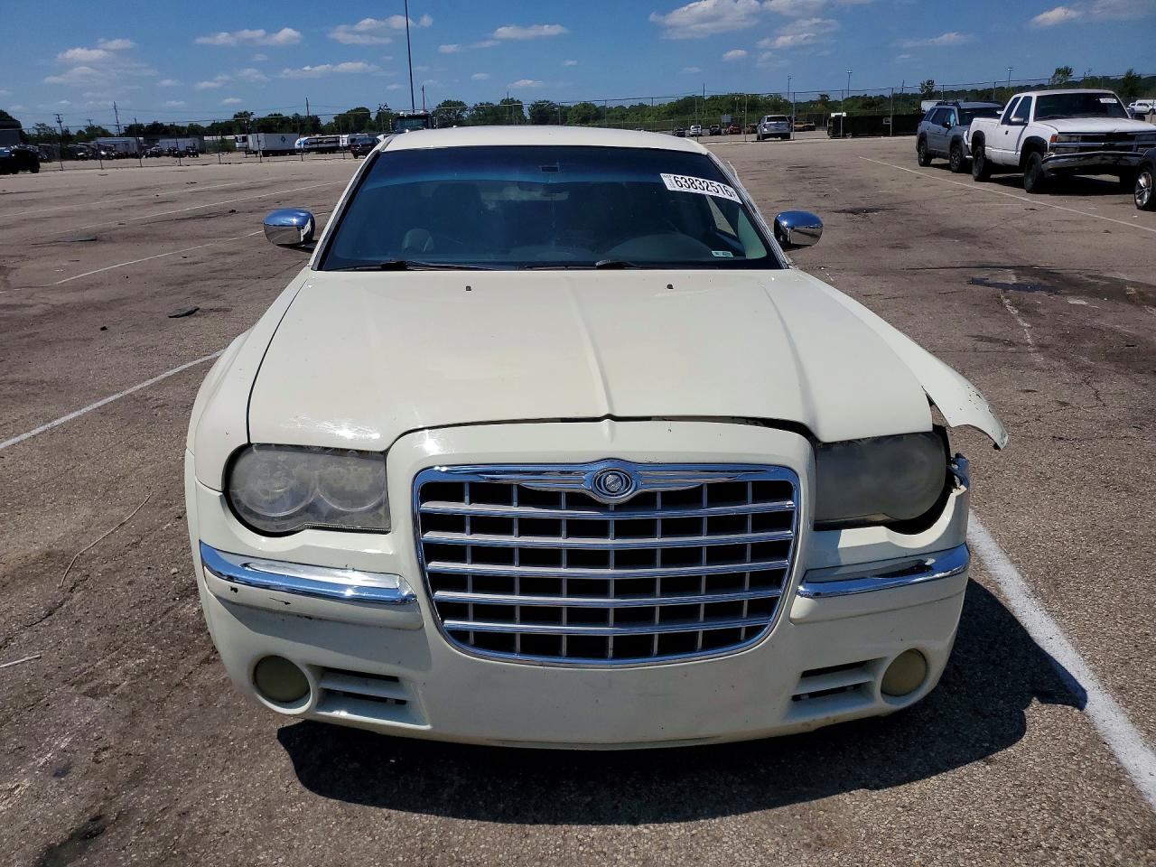 2006 Chrysler 300c Cream vin: 2C3LA63H46H297930