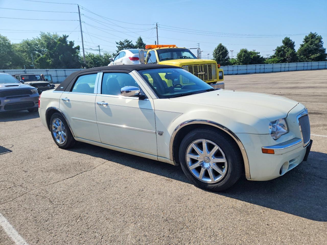 2007 Chrysler 300c Beige vin: 2C3LA63H47H876823