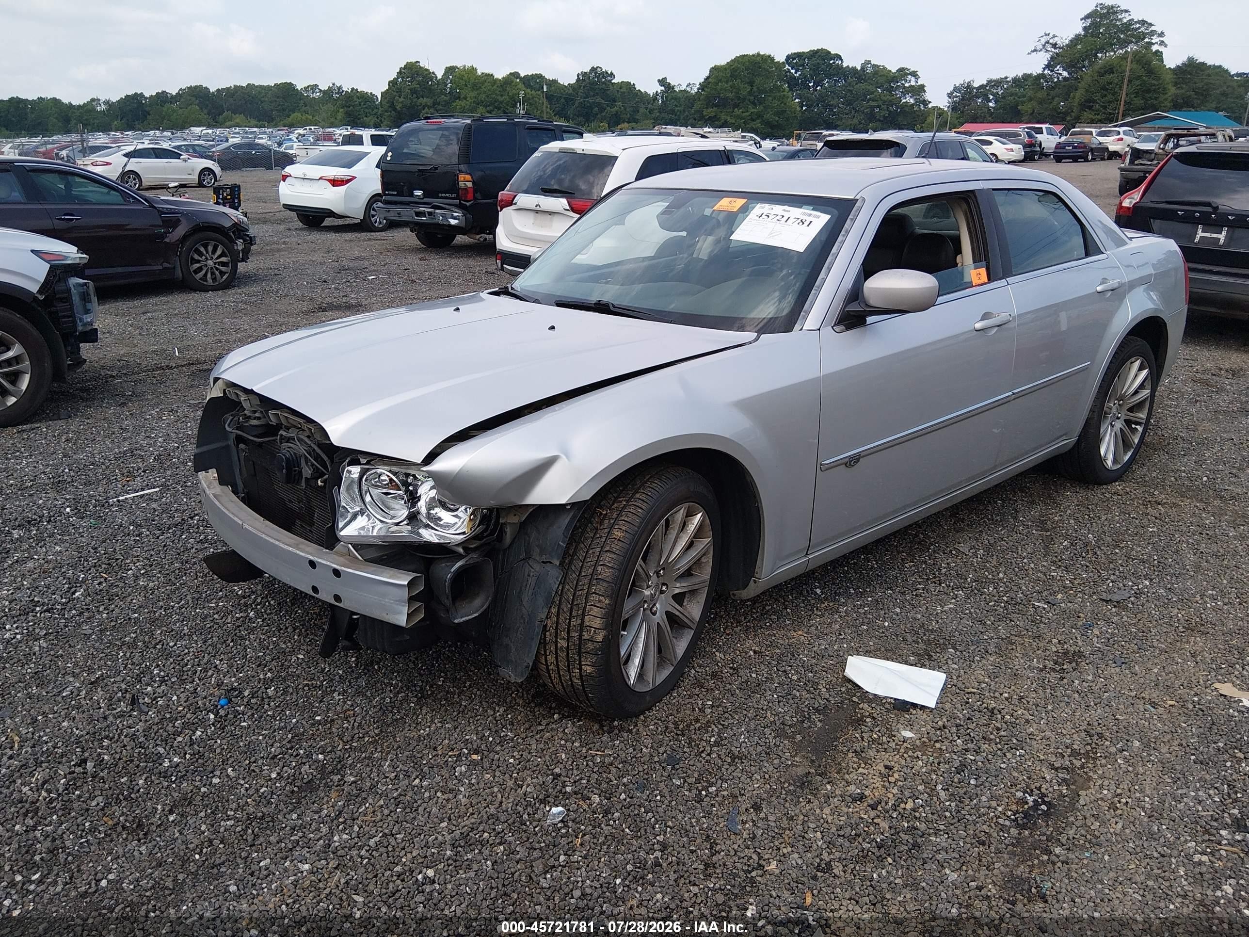 2008 Chrysler 300c Hemi Silver vin: 2C3LA63H58H139230