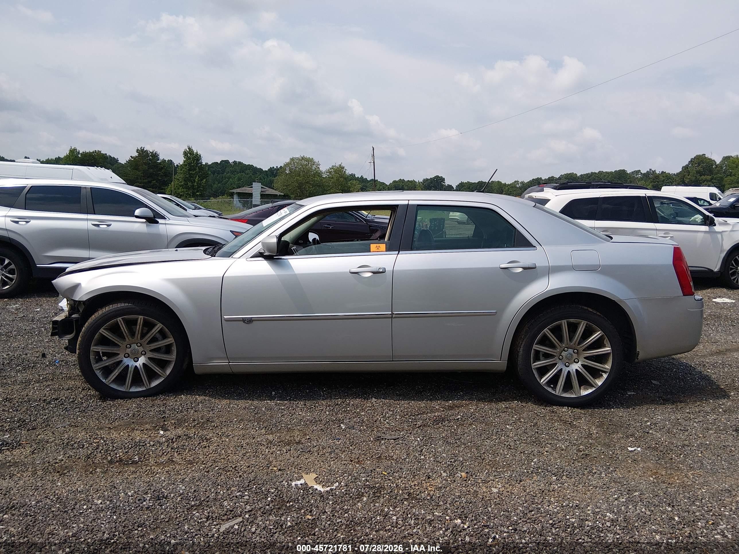 2008 Chrysler 300c Hemi Silver vin: 2C3LA63H58H139230