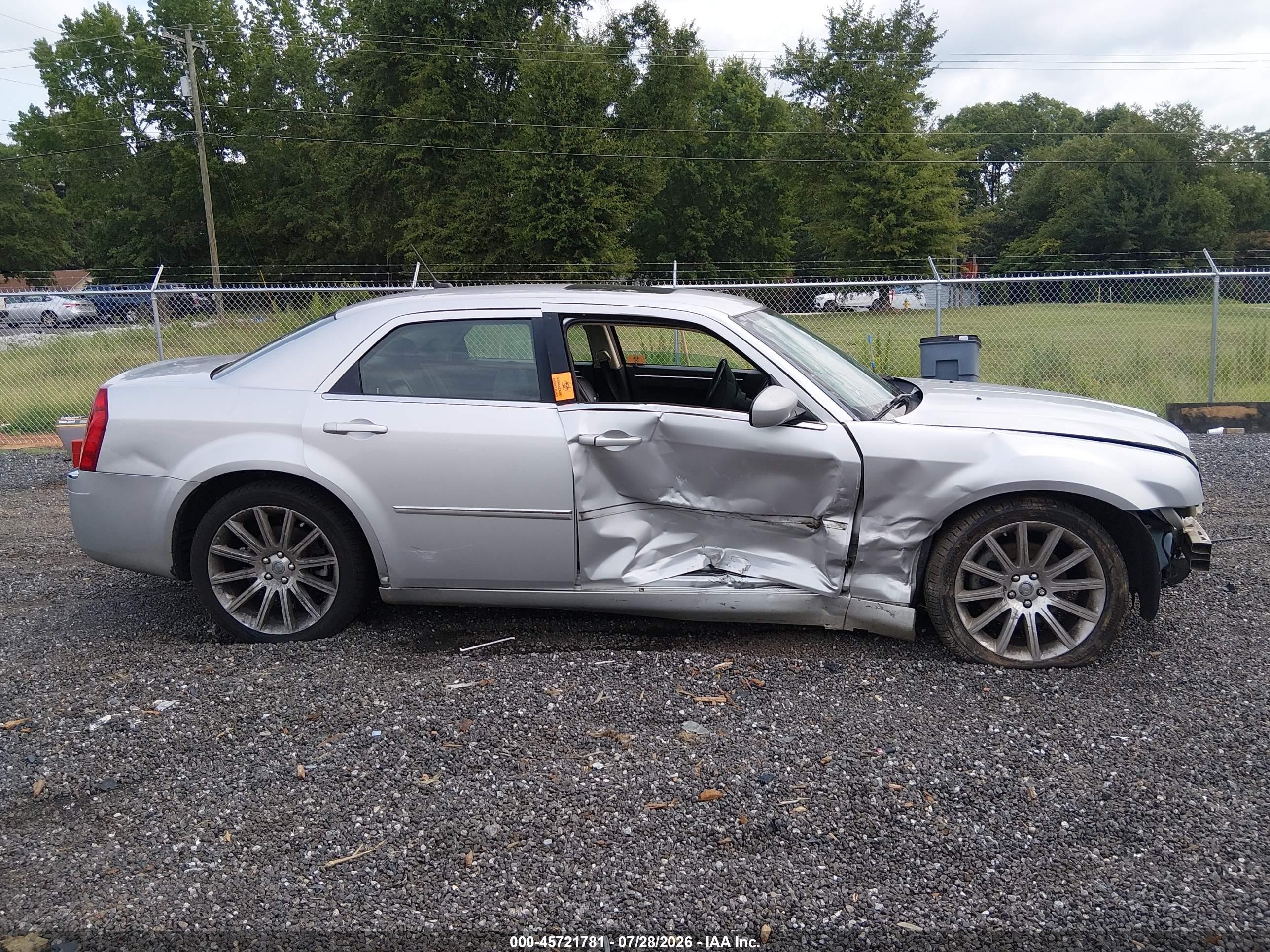 2008 Chrysler 300c Hemi Silver vin: 2C3LA63H58H139230