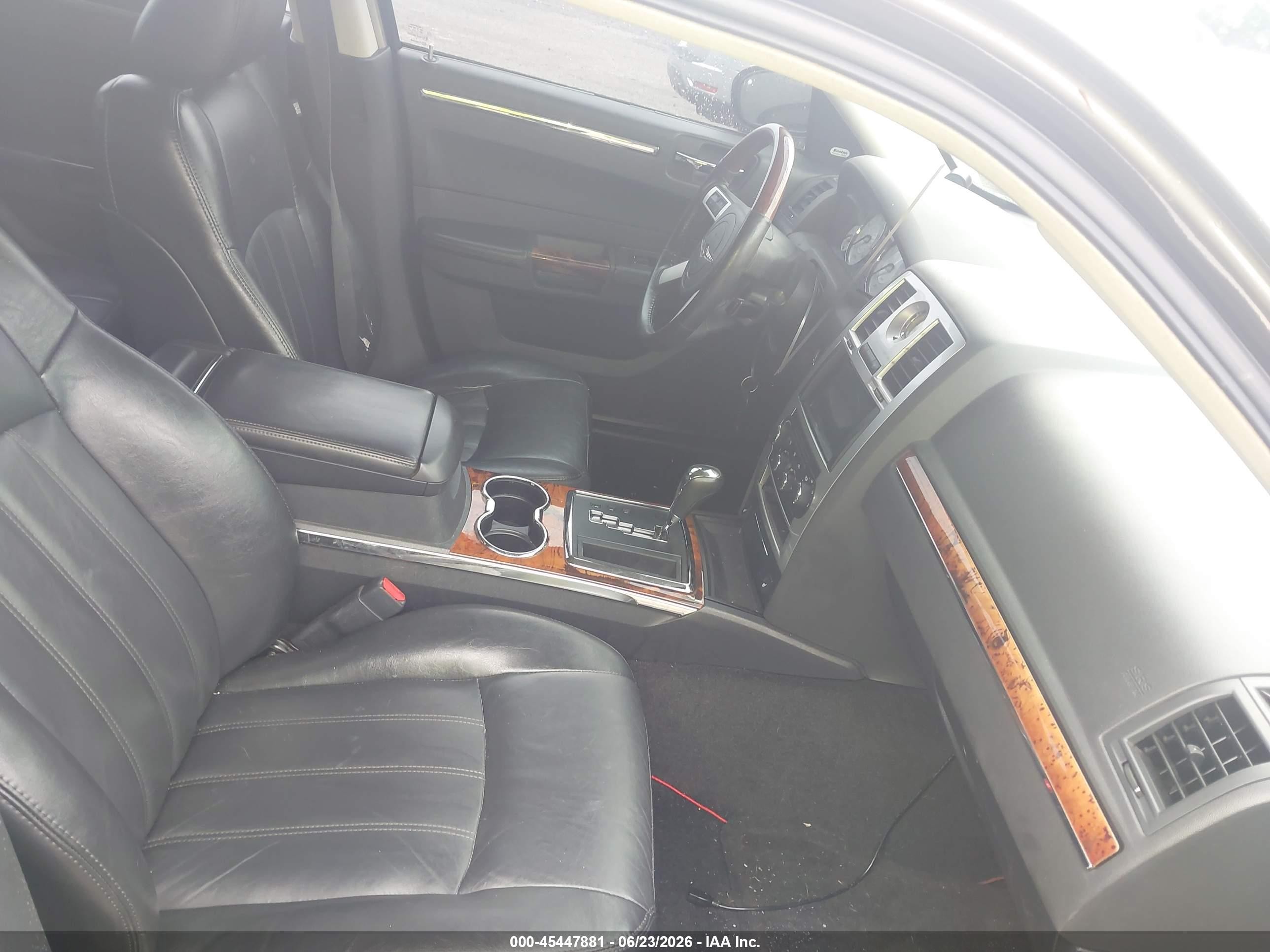 2008 Chrysler 300c Hemi Коричневый vin: 2C3LA63H58H252045
