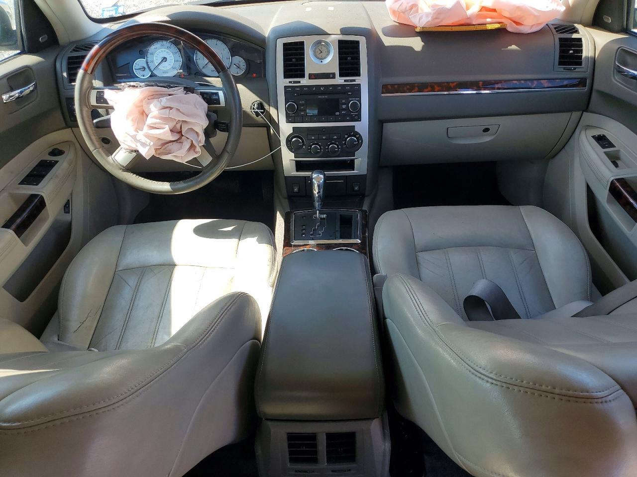 2008 Chrysler 300c Gold vin: 2C3LA63H58H281707