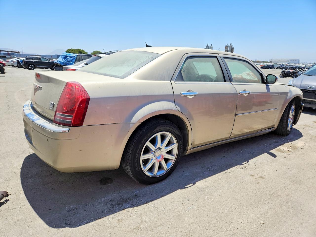 2008 Chrysler 300c Gold vin: 2C3LA63H58H281707
