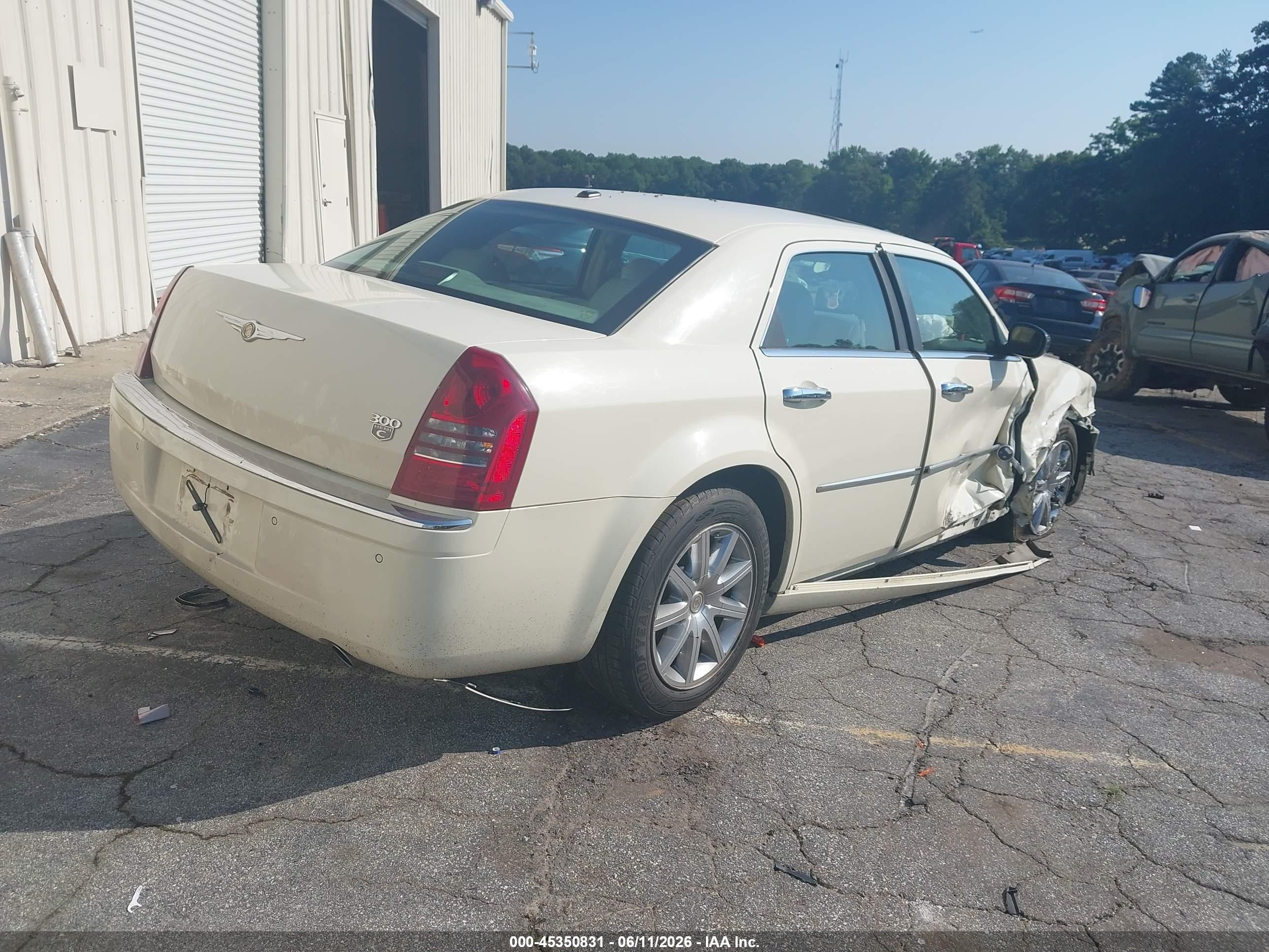 2007 Chrysler 300c   Желто-коричневый vin: 2C3LA63H67H825422