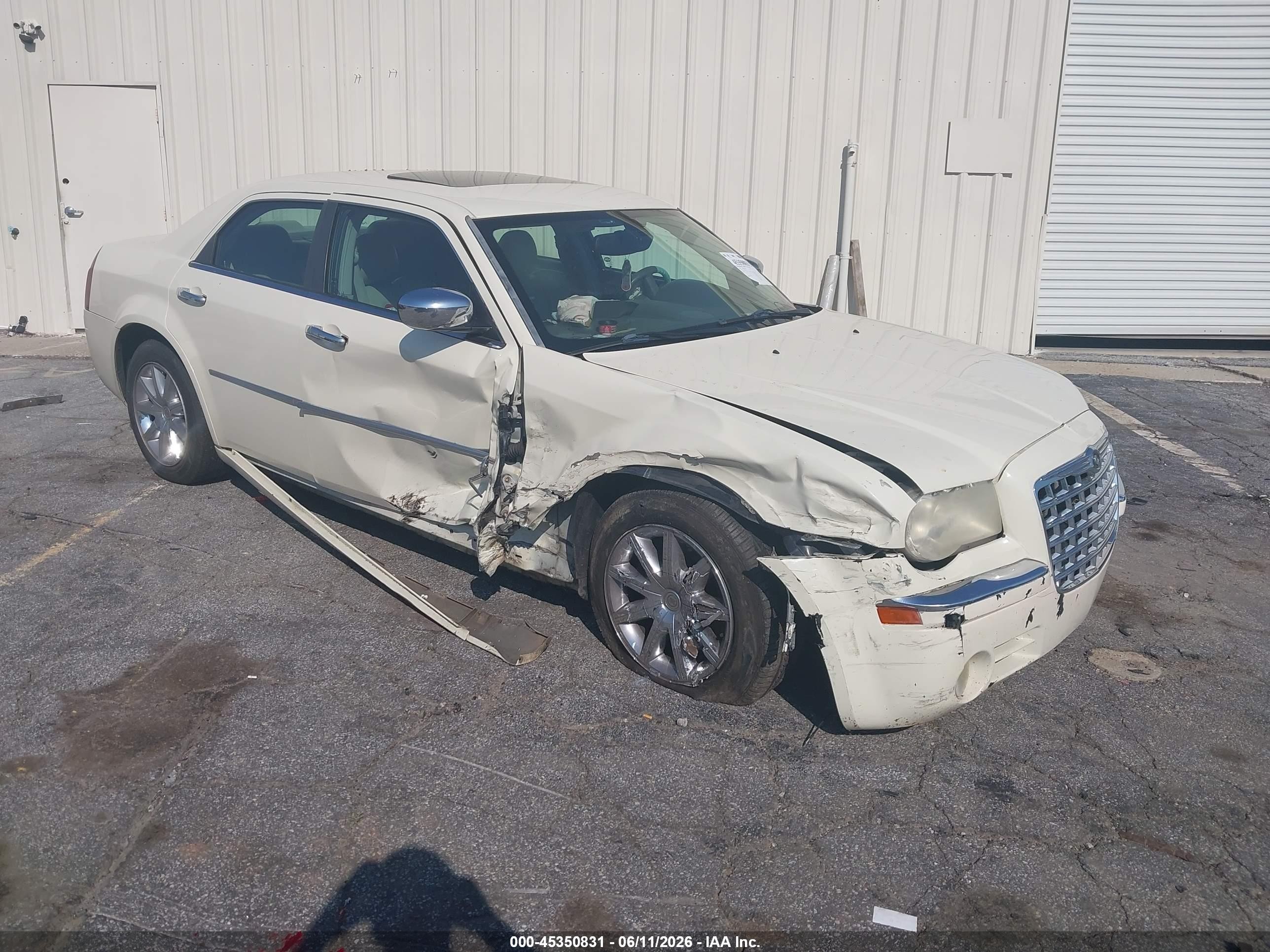 2007 Chrysler 300c   Желто-коричневый vin: 2C3LA63H67H825422