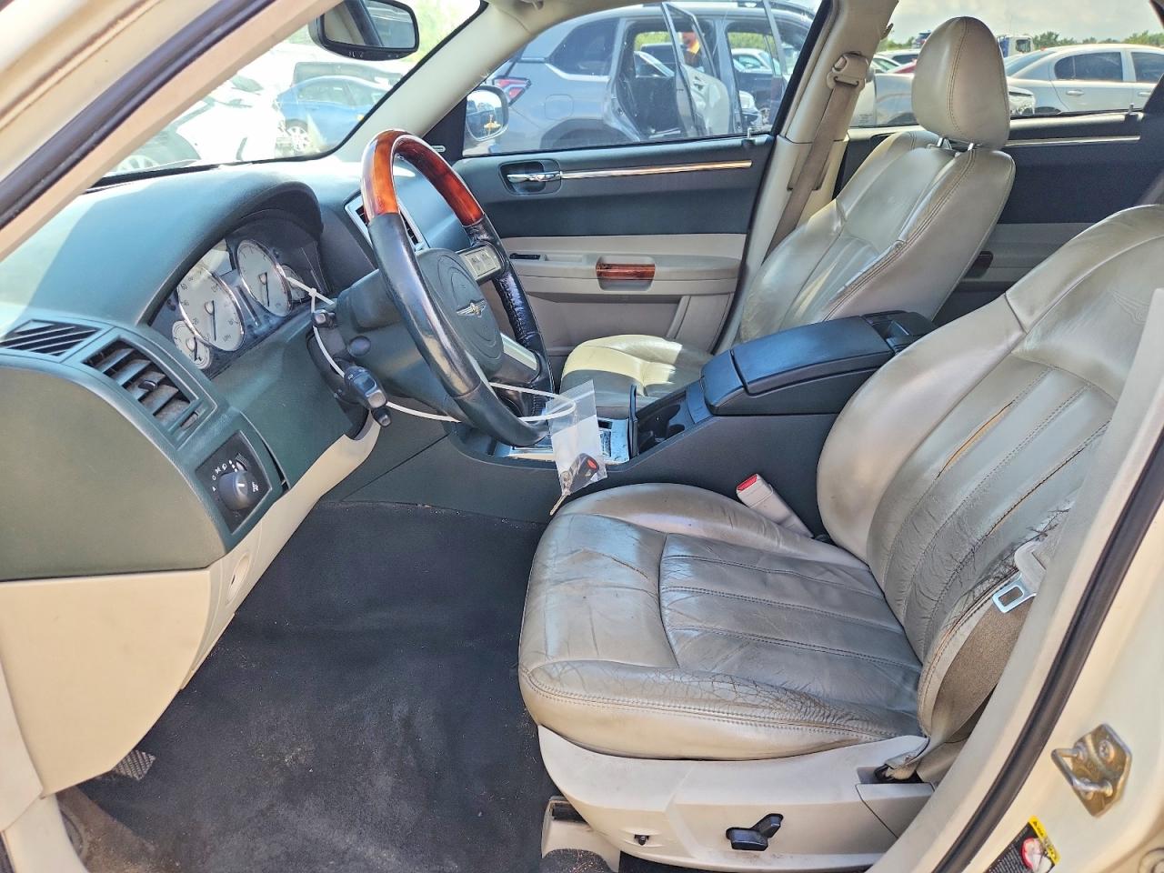 2006 Chrysler 300c White vin: 2C3LA63H76H209596