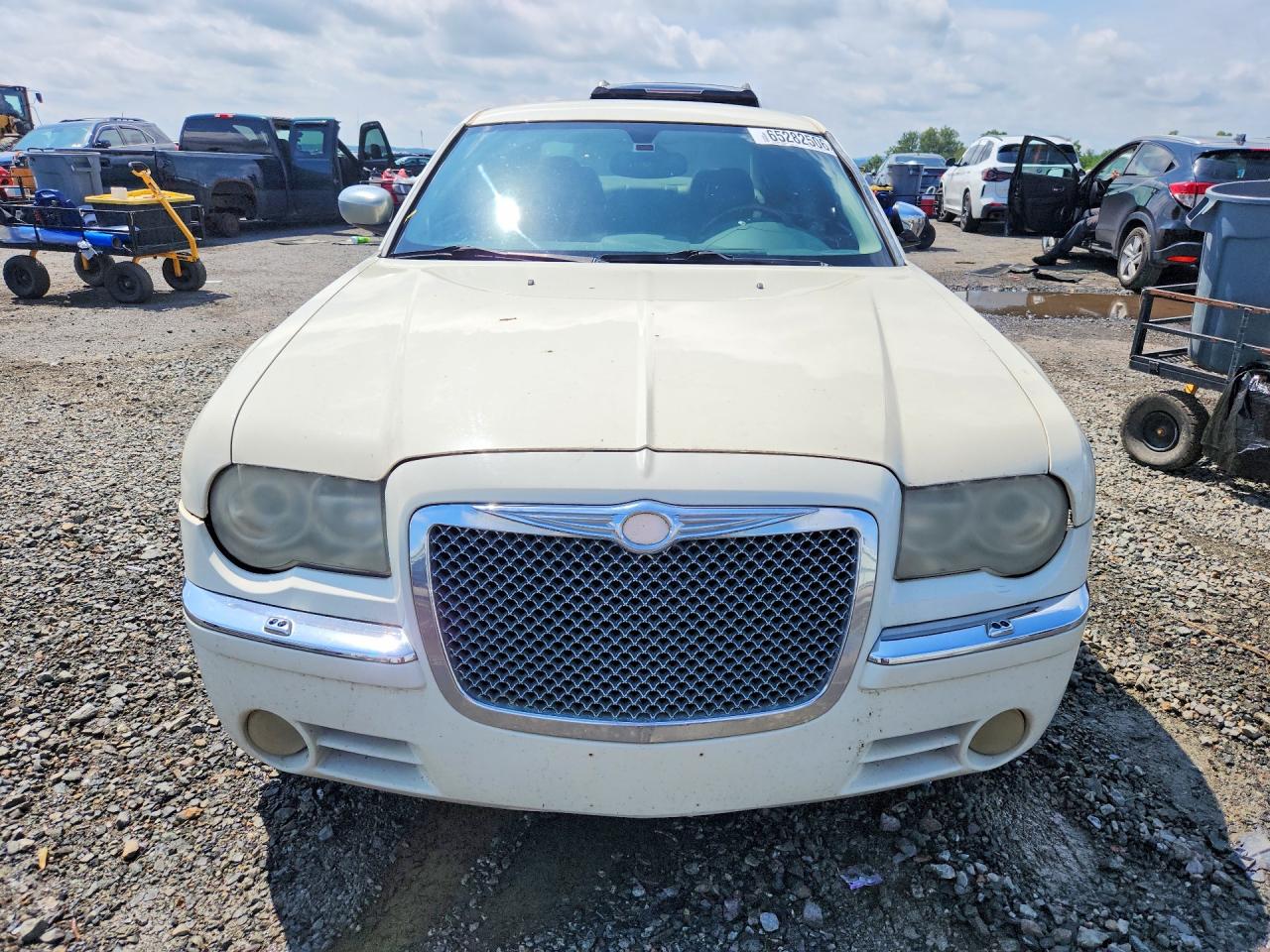 2006 Chrysler 300c White vin: 2C3LA63H76H209596