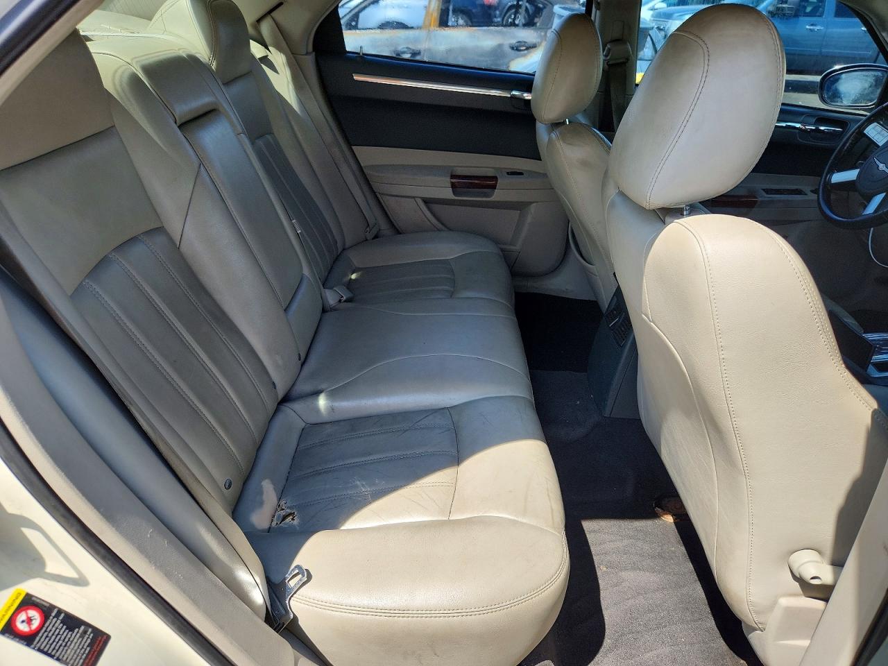 2006 Chrysler 300c White vin: 2C3LA63H76H209596