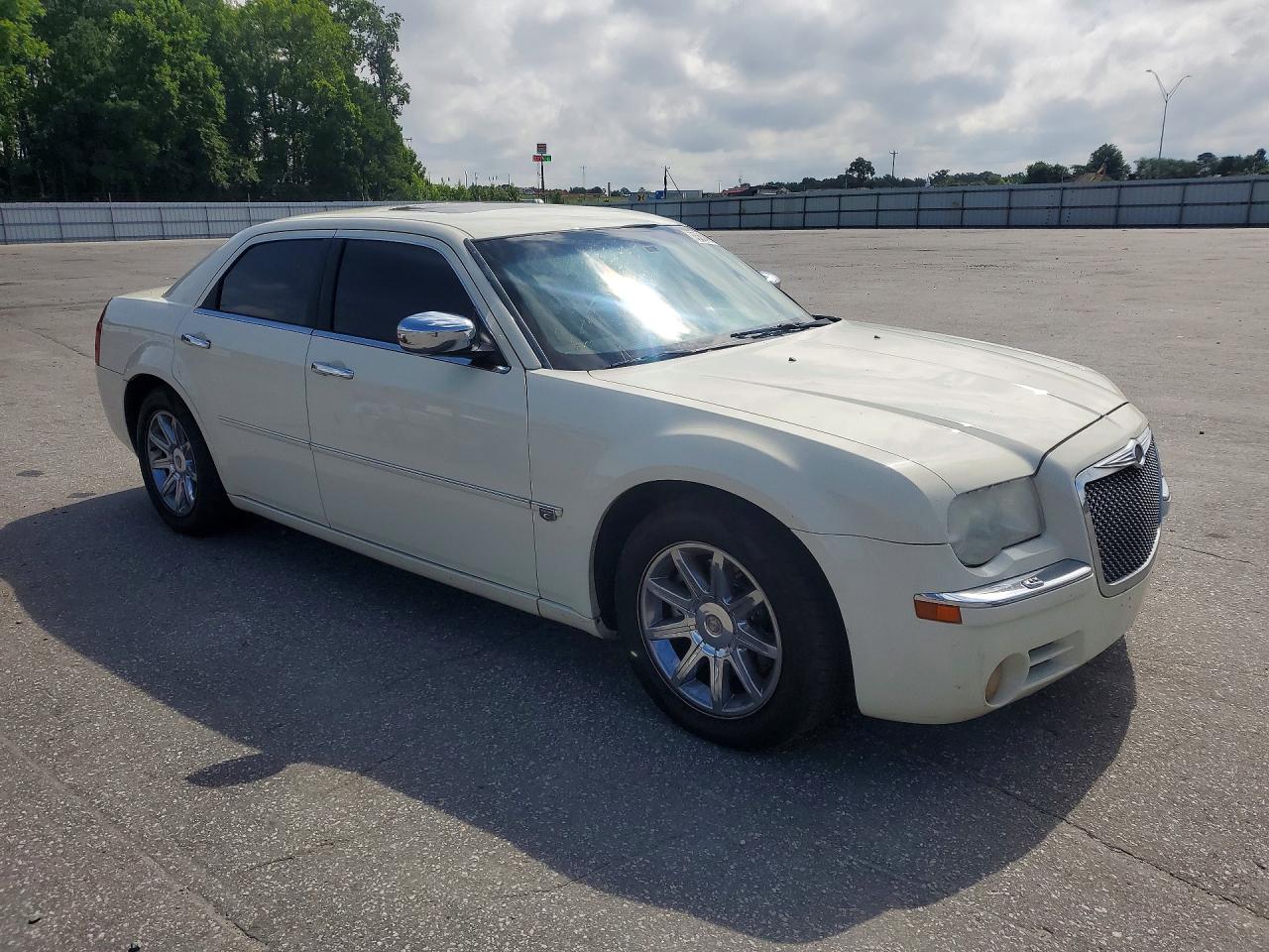 2006 Chrysler 300c Cream vin: 2C3LA63H76H365427