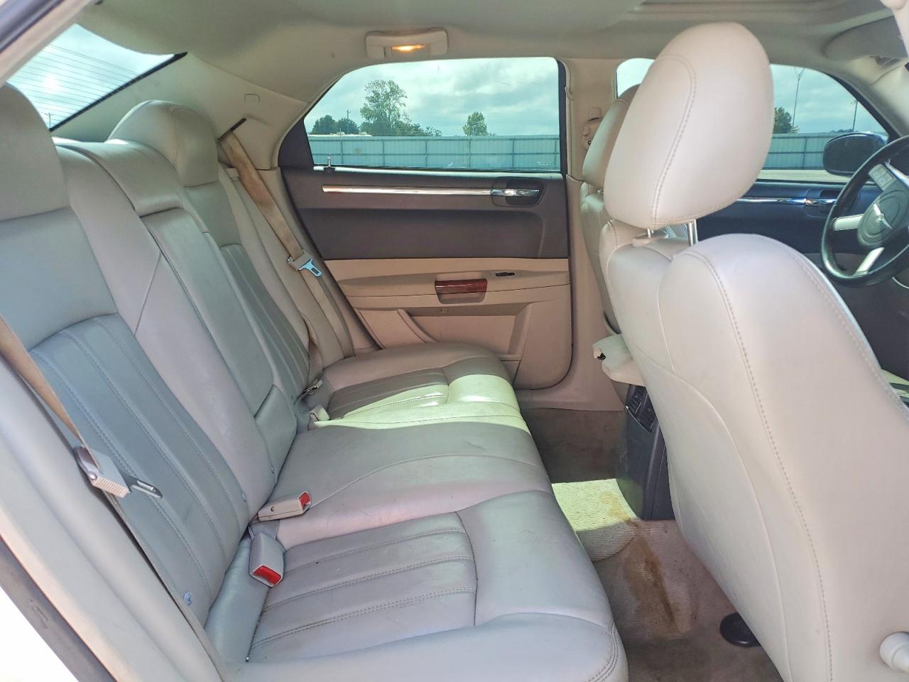 2006 Chrysler 300c Cream vin: 2C3LA63H76H365427