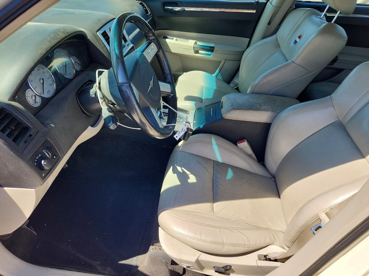 2006 Chrysler 300c Beige vin: 2C3LA63H76H423357