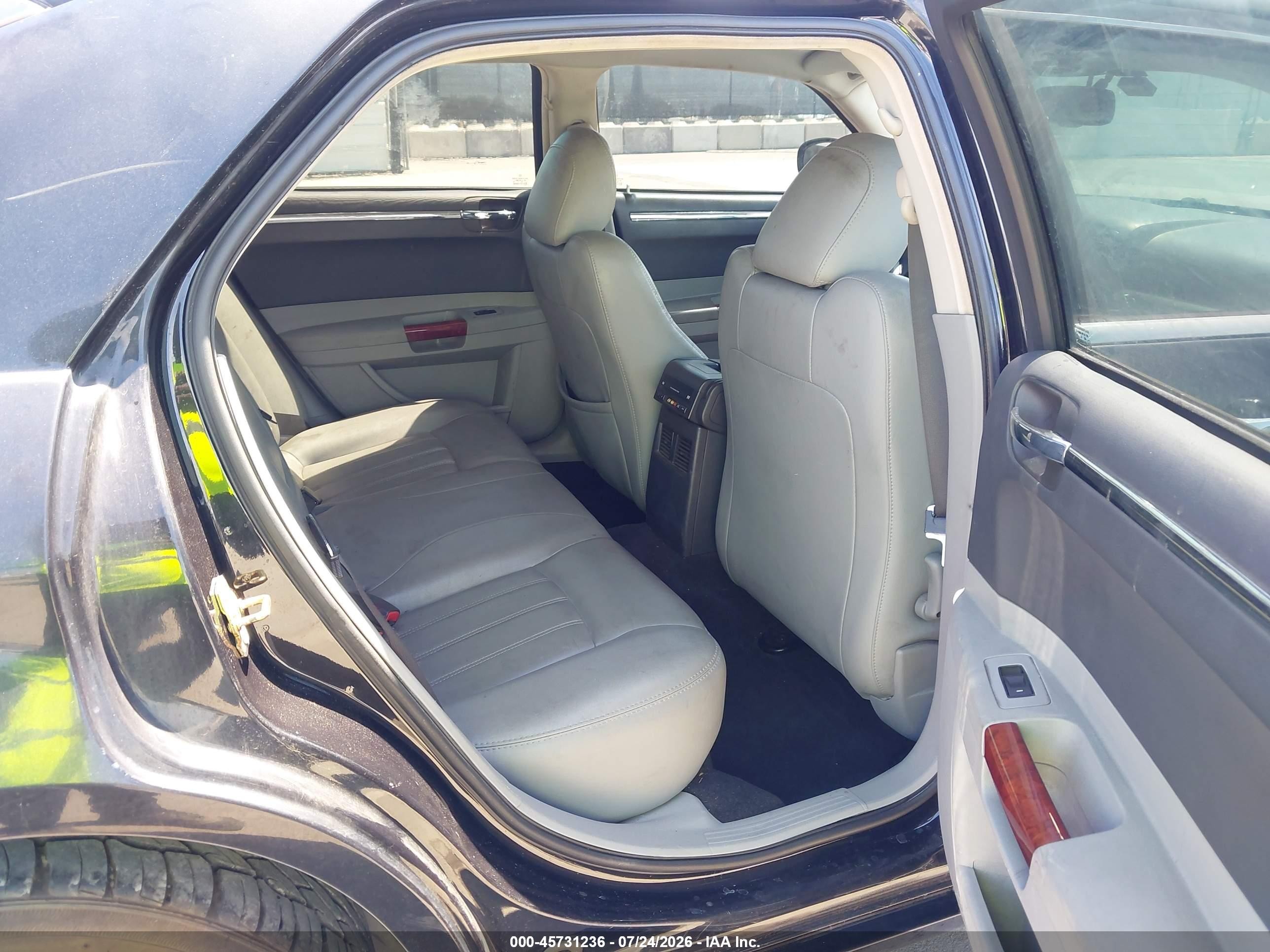 2006 Chrysler 300c   Черный vin: 2C3LA63H86H397612
