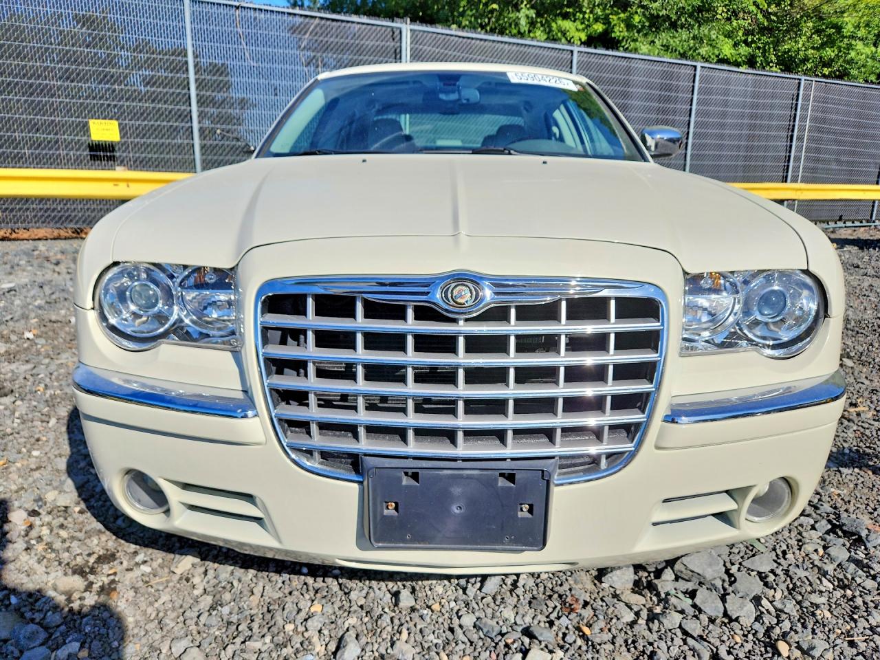 2007 Chrysler 300c White vin: 2C3LA63H87H610186