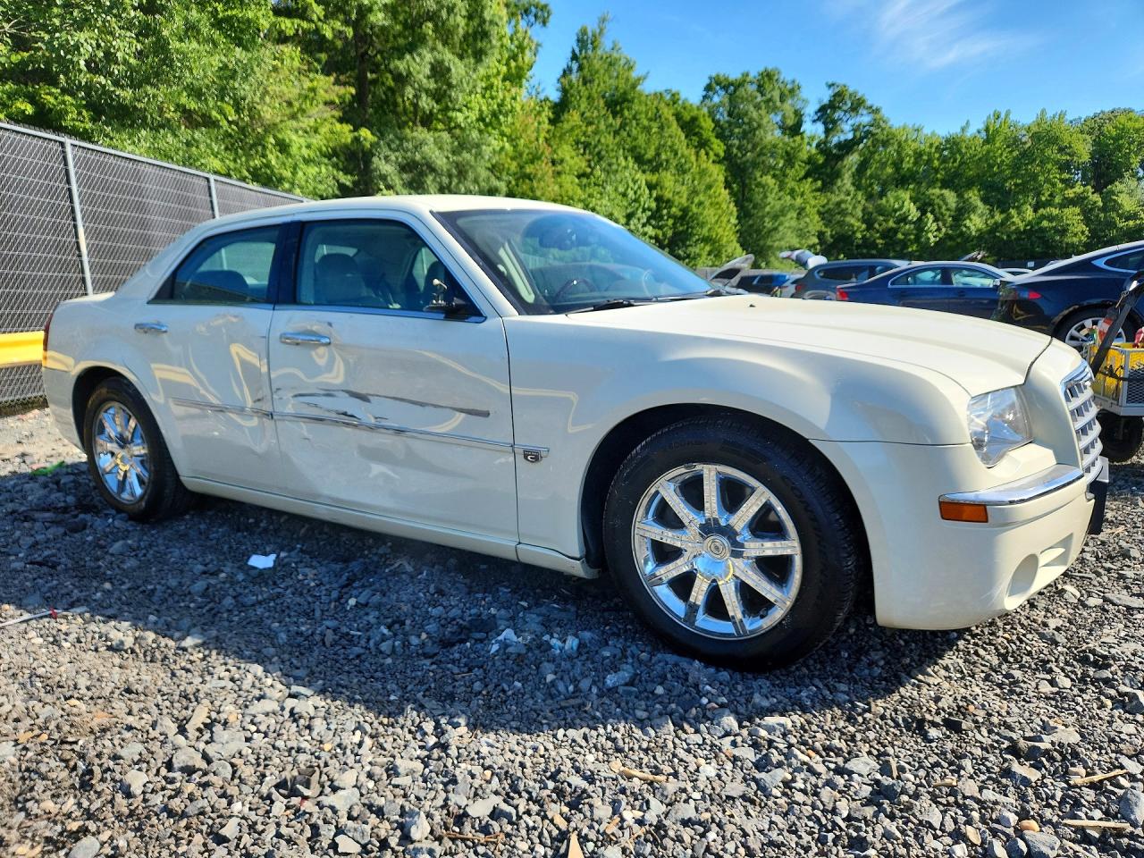 2007 Chrysler 300c White vin: 2C3LA63H87H610186