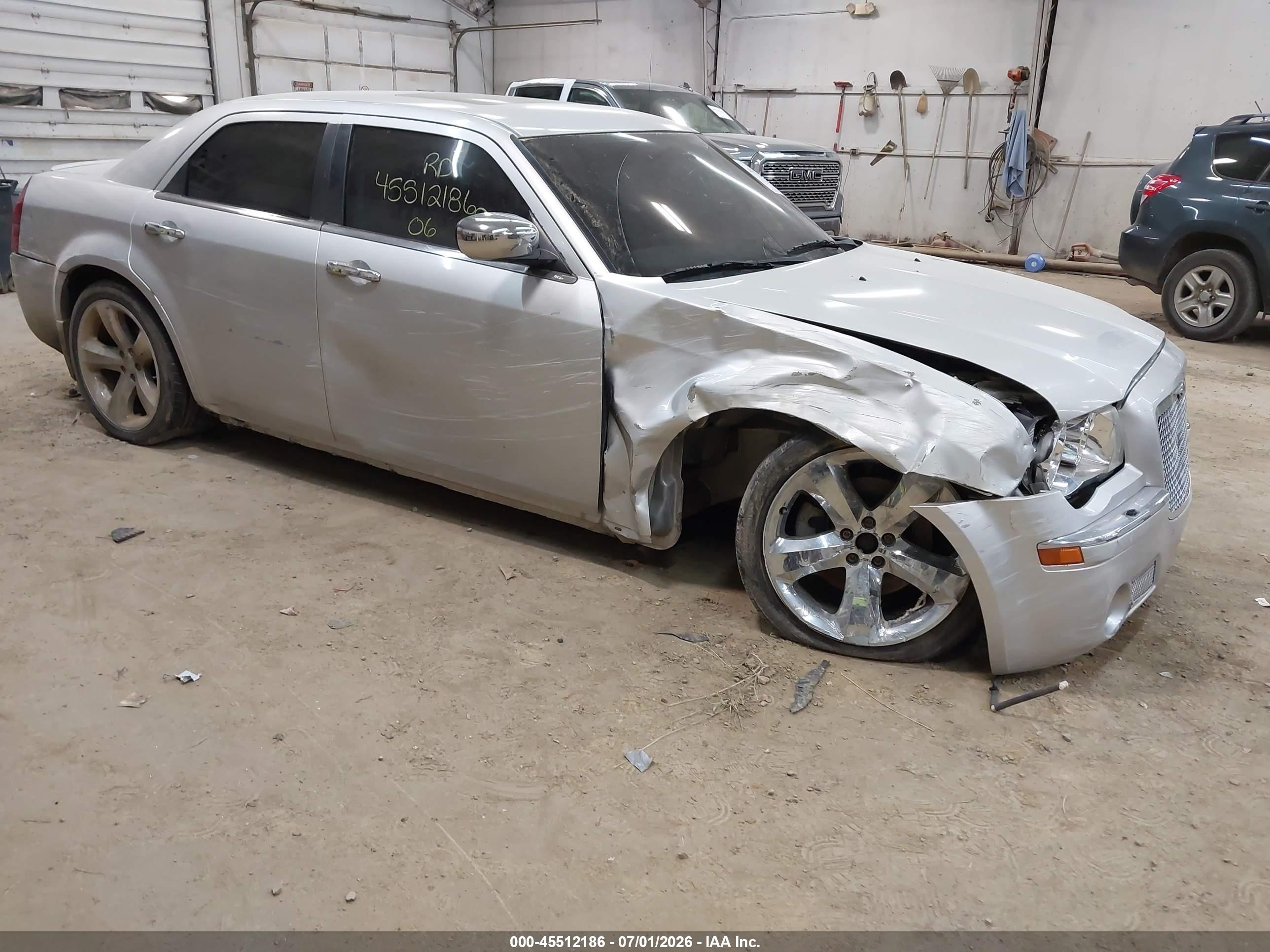 2006 Chrysler 300c   Серебряный vin: 2C3LA63H96H279228