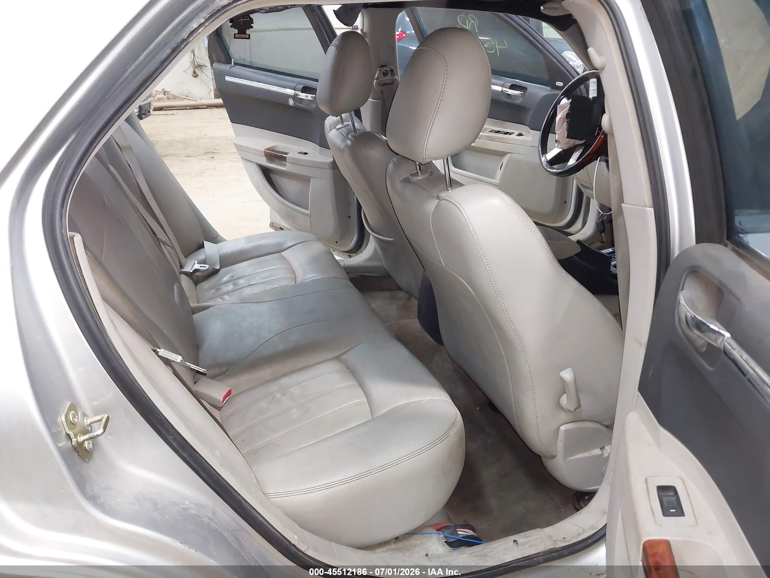 2006 Chrysler 300c   Серебряный vin: 2C3LA63H96H279228