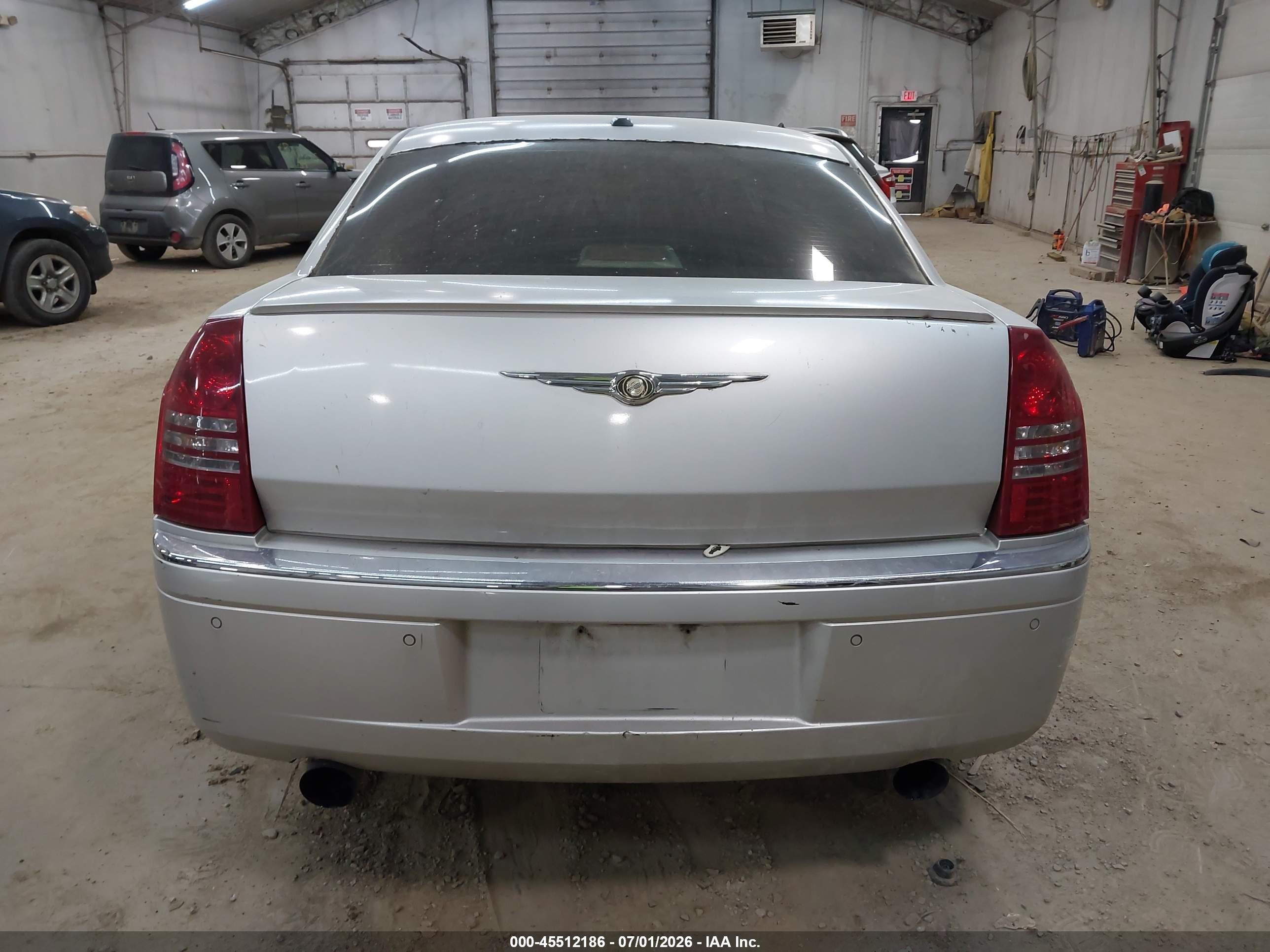 2006 Chrysler 300c   Серебряный vin: 2C3LA63H96H279228