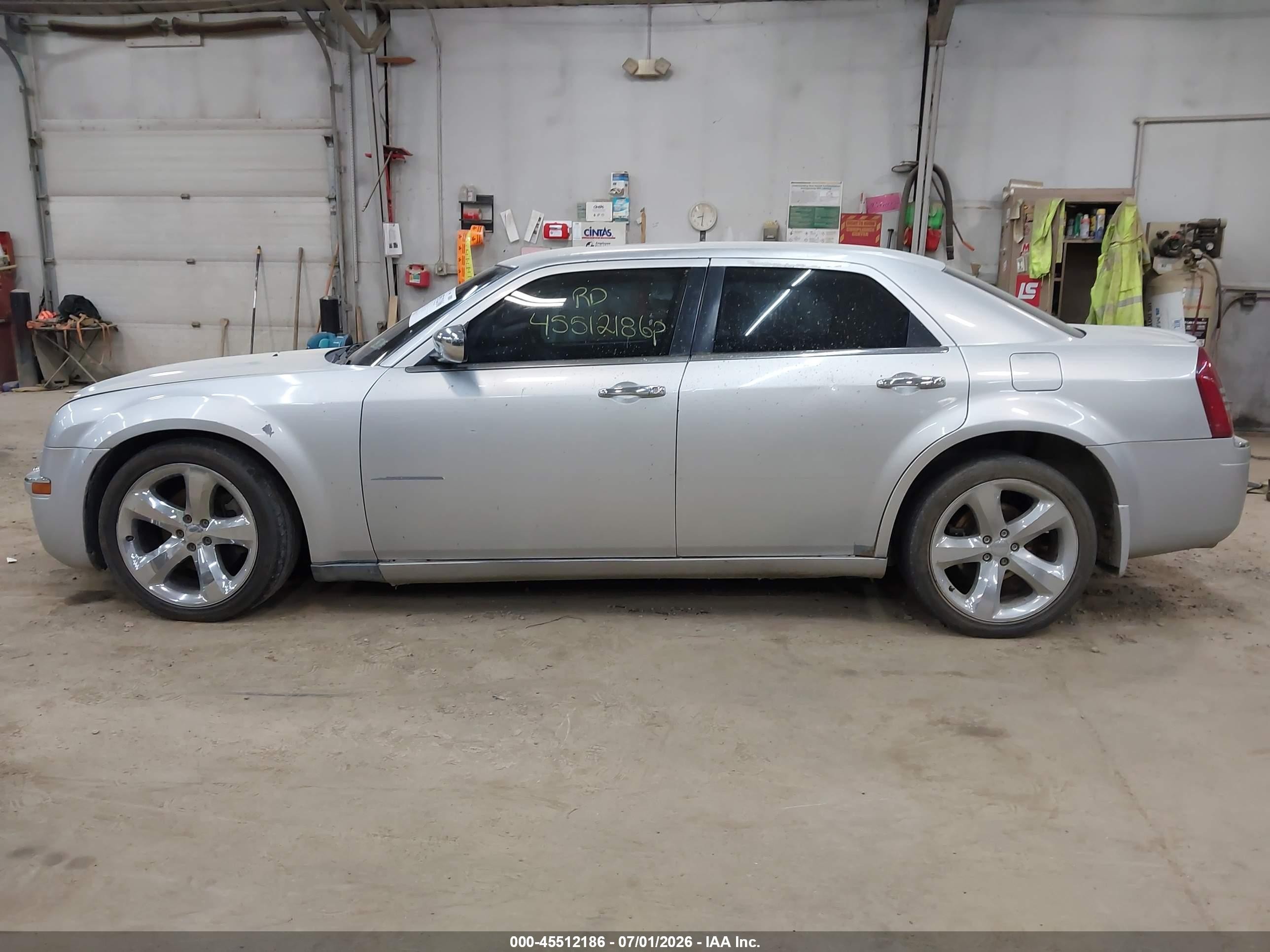 2006 Chrysler 300c   Серебряный vin: 2C3LA63H96H279228