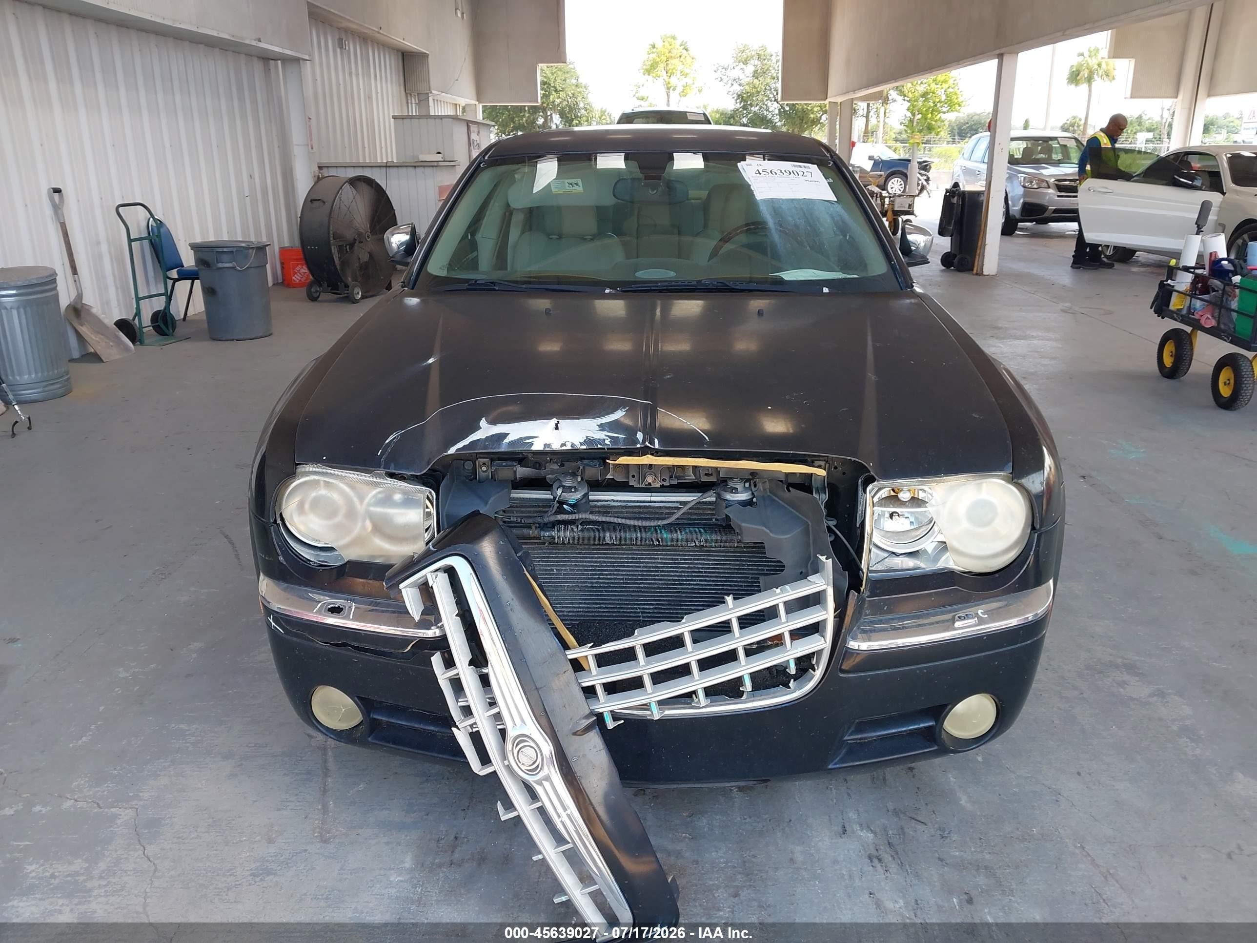 2006 Chrysler 300c   Black vin: 2C3LA63H96H396646