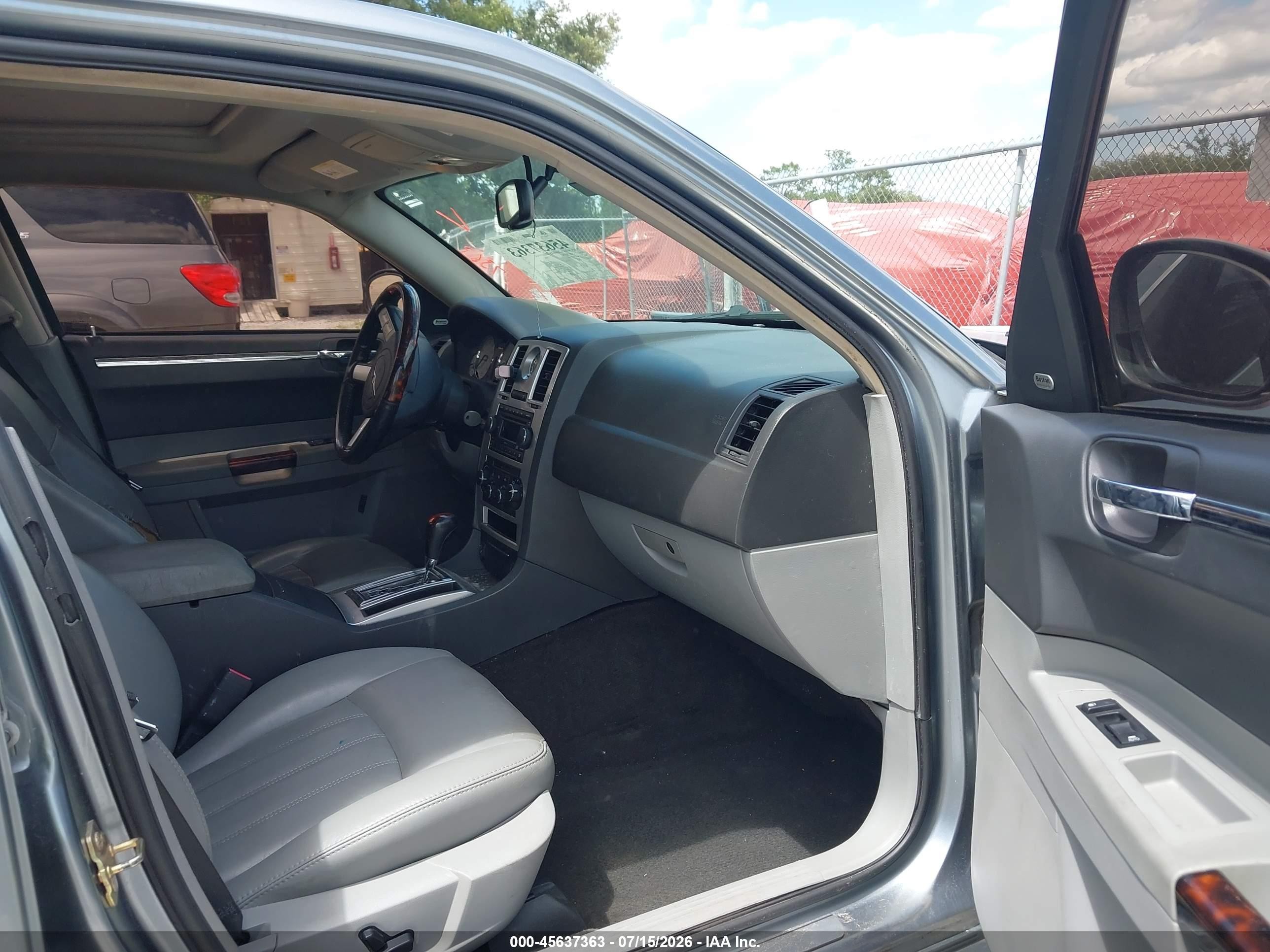 2006 Chrysler 300c   Light Blue vin: 2C3LA63H96H450057
