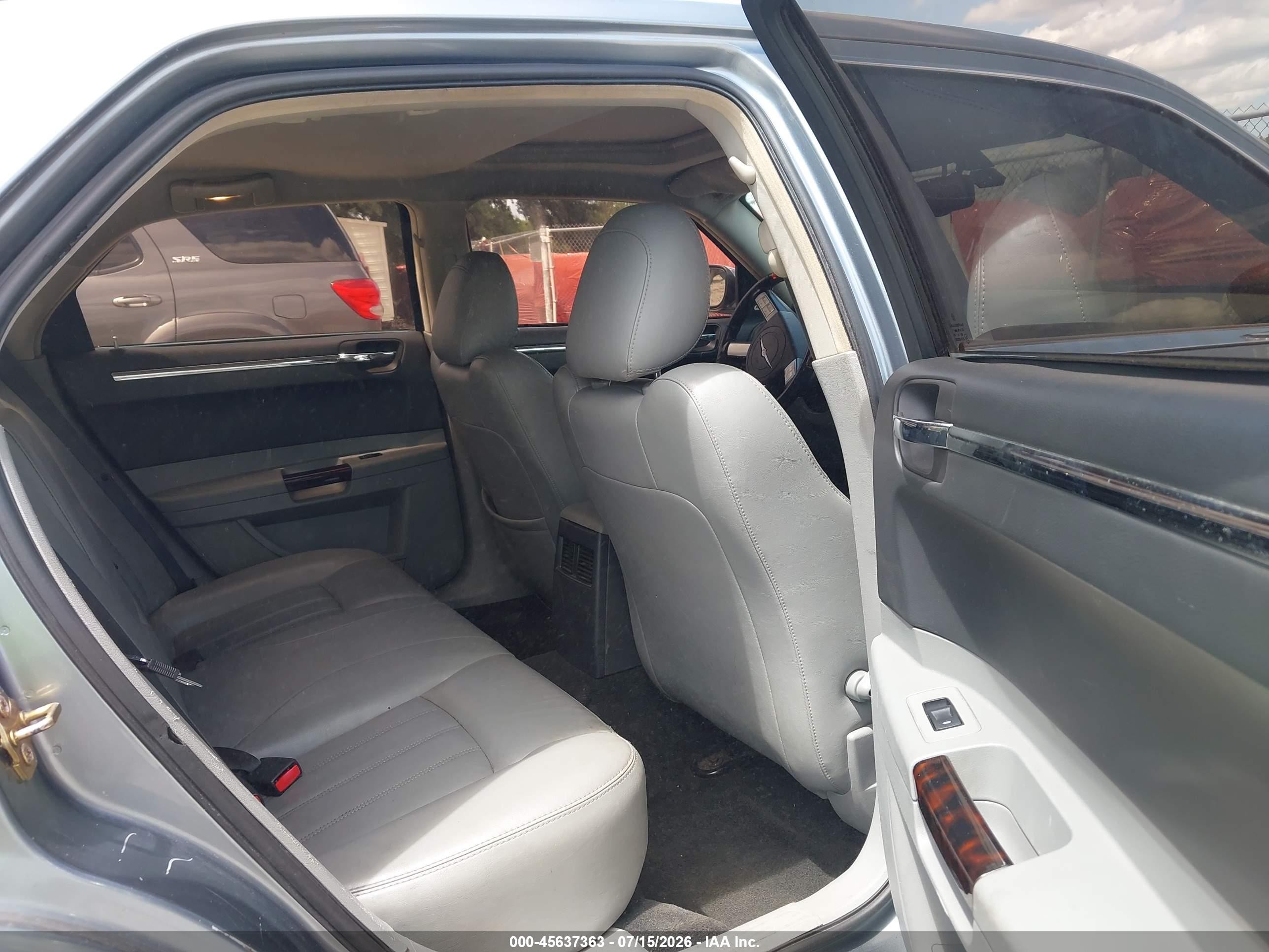 2006 Chrysler 300c   Light Blue vin: 2C3LA63H96H450057