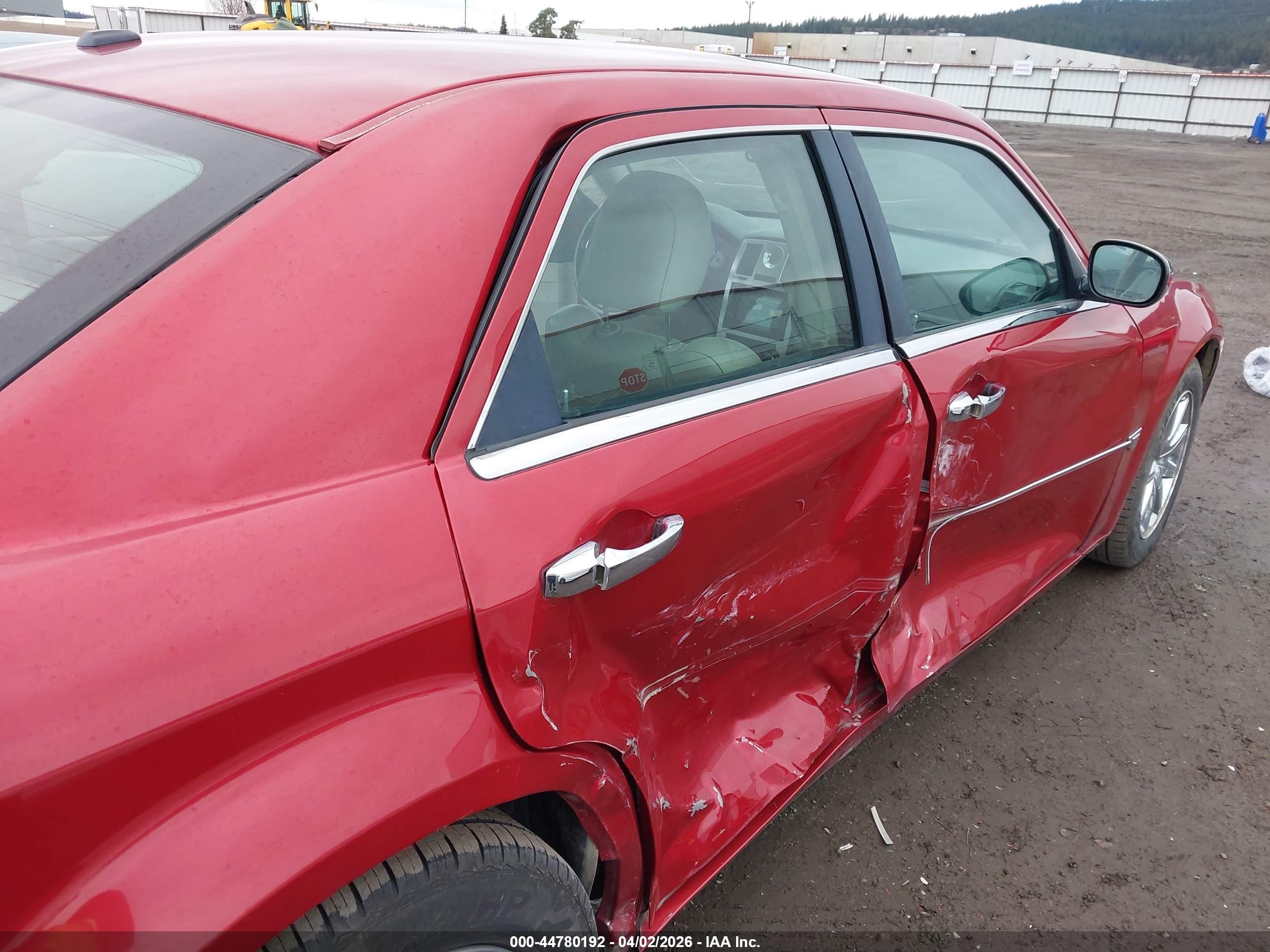 2007 Chrysler 300c   Red vin: 2C3LA63H97H711737