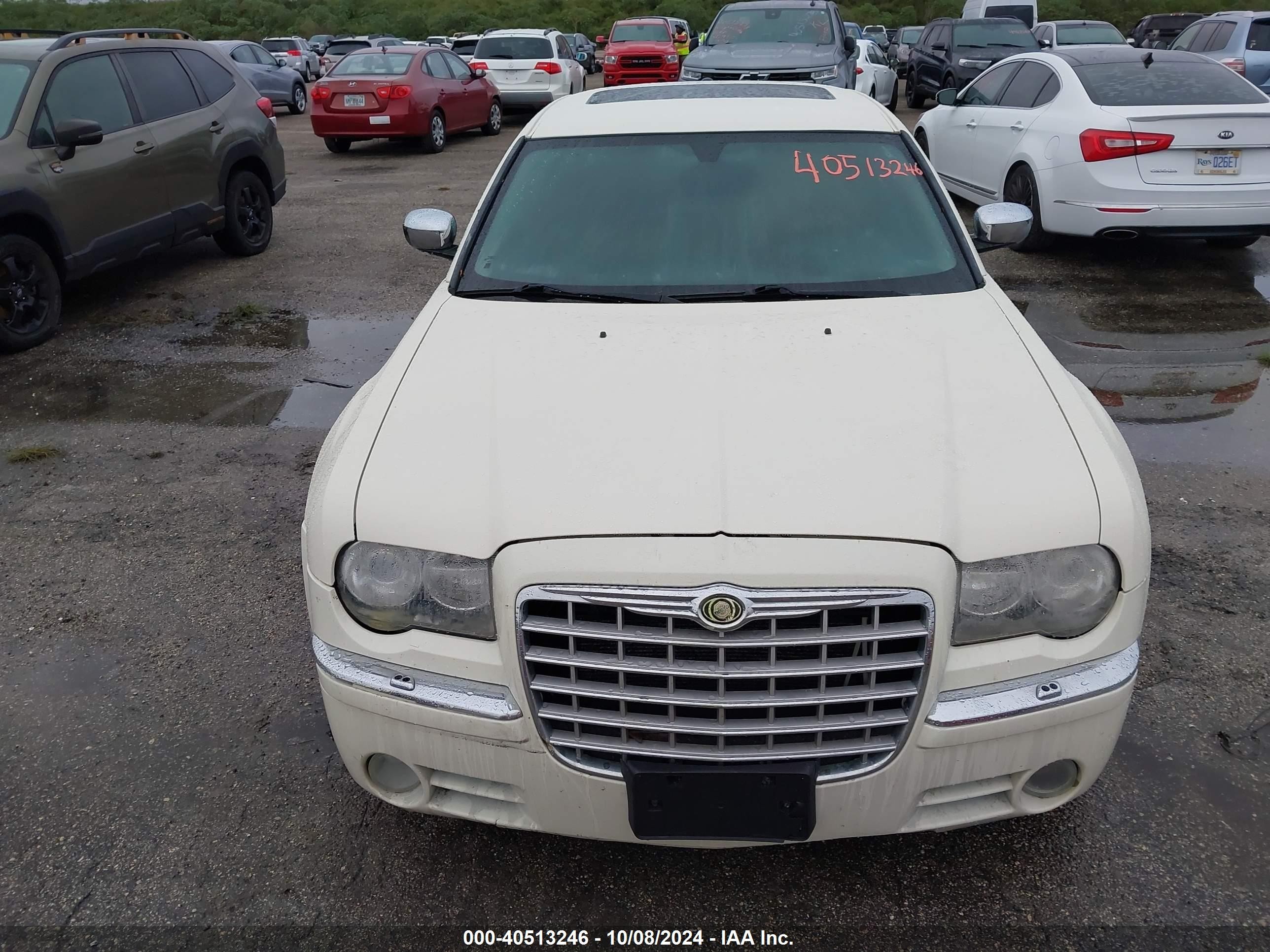 2006 Chrysler 300c   White vin: 2C3LA63HX6H115910
