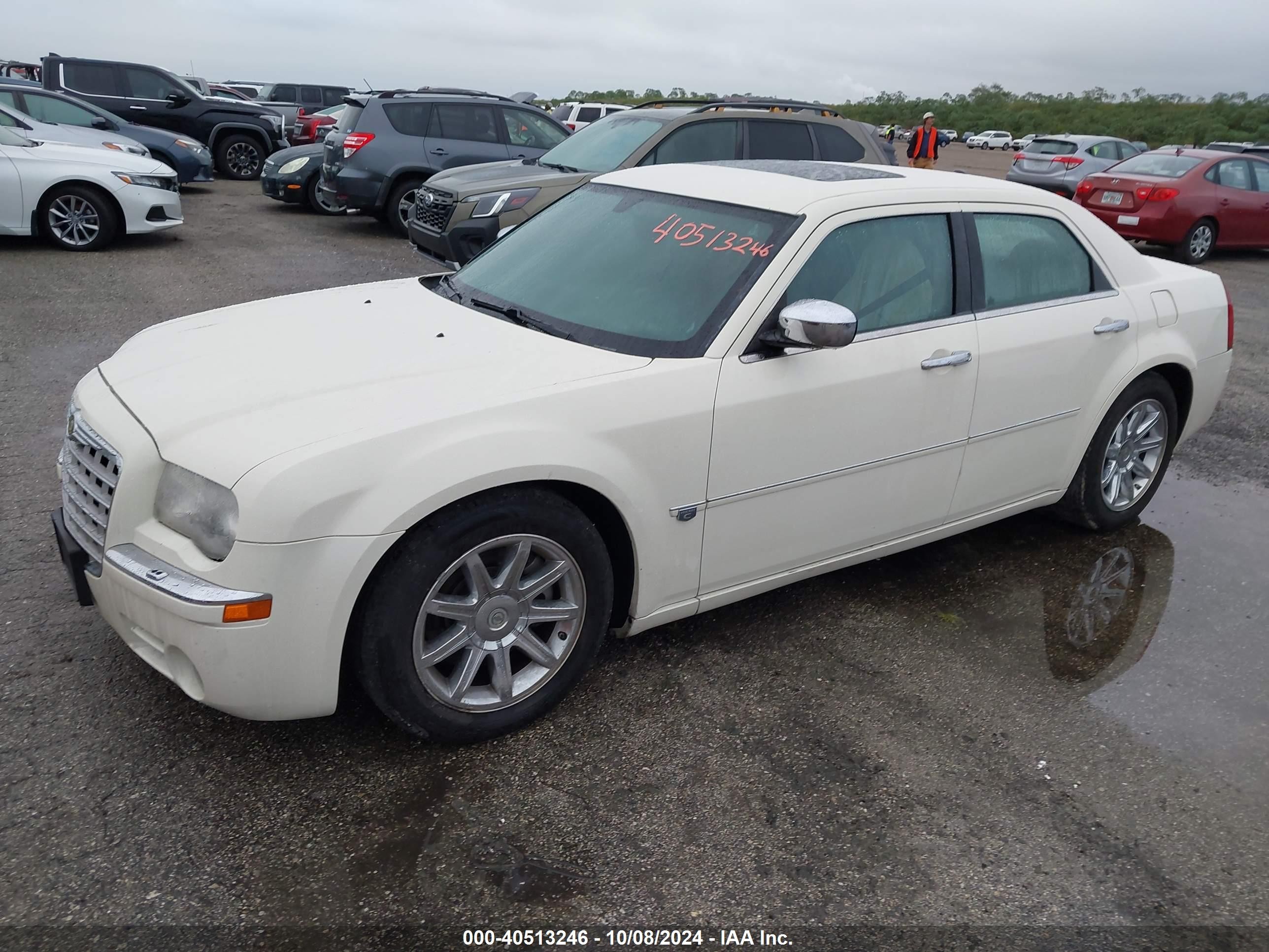 2006 Chrysler 300c   White vin: 2C3LA63HX6H115910