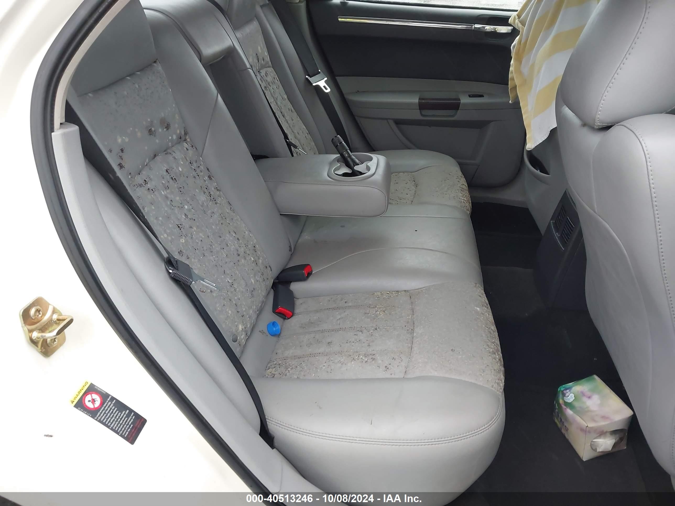 2006 Chrysler 300c   White vin: 2C3LA63HX6H115910