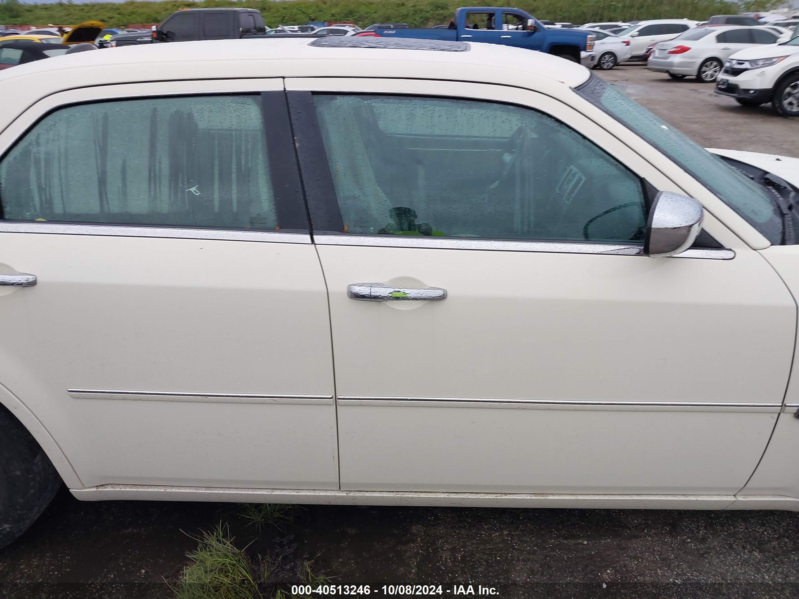 2006 Chrysler 300c   White vin: 2C3LA63HX6H115910