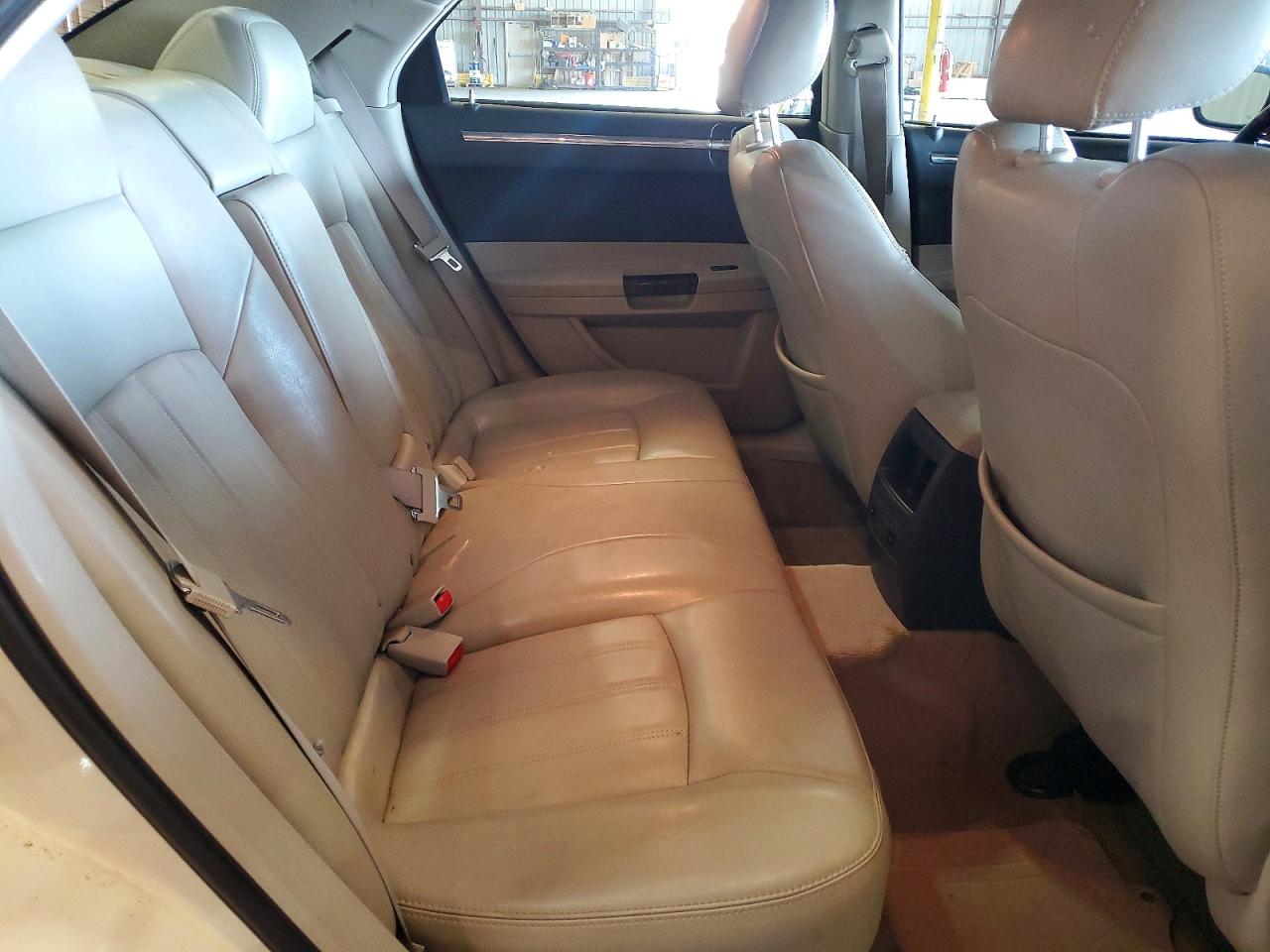 2007 Chrysler 300c White vin: 2C3LA63HX7H765631