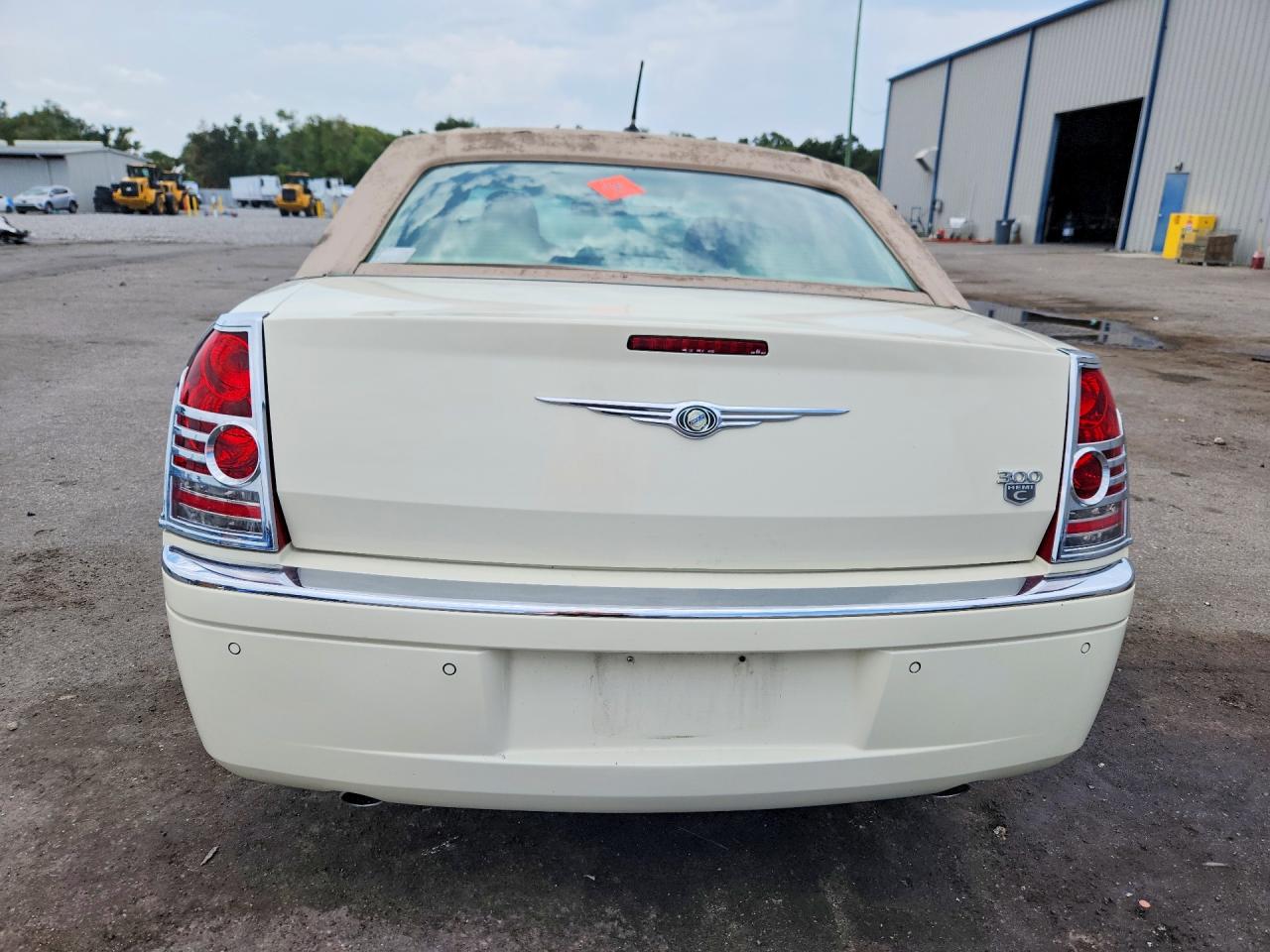 2008 Chrysler 300c Cream vin: 2C3LA63HX8H124710