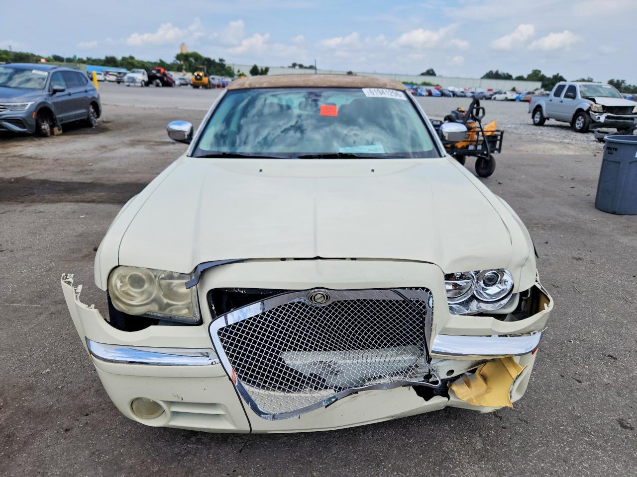 2008 Chrysler 300c Cream vin: 2C3LA63HX8H124710