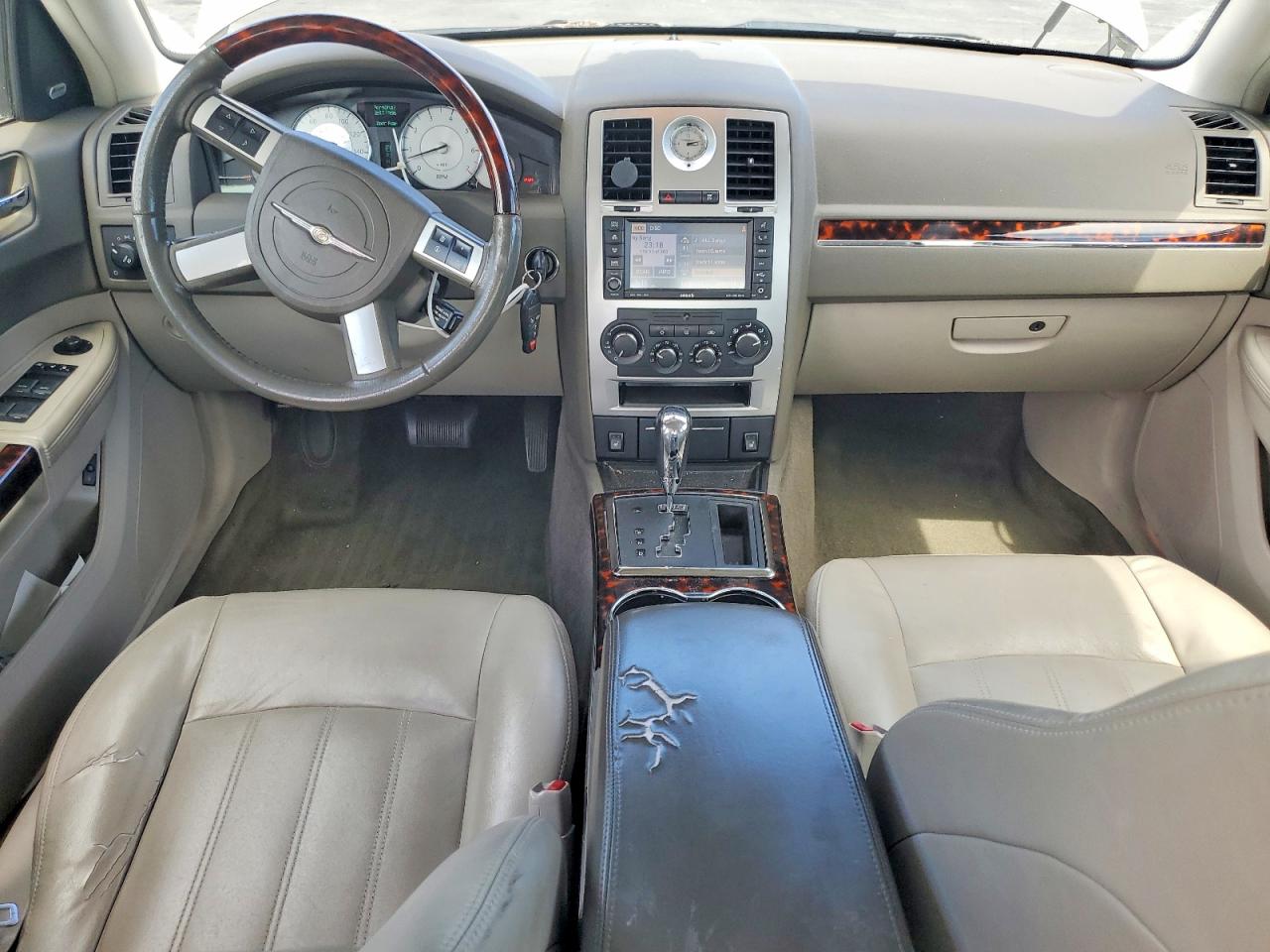 2008 Chrysler 300c Beige vin: 2C3LA63HX8H229182