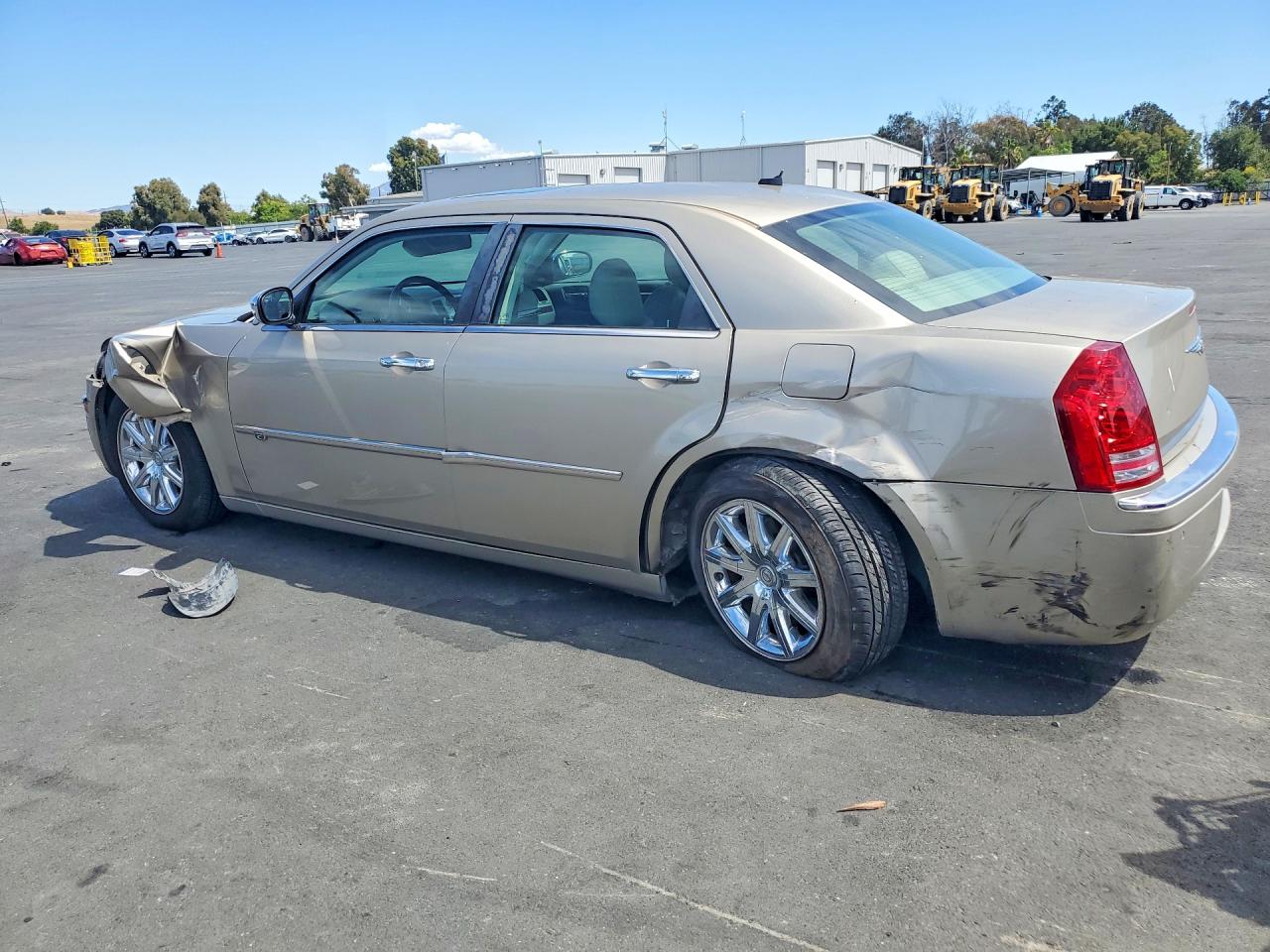 2008 Chrysler 300c Beige vin: 2C3LA63HX8H229182