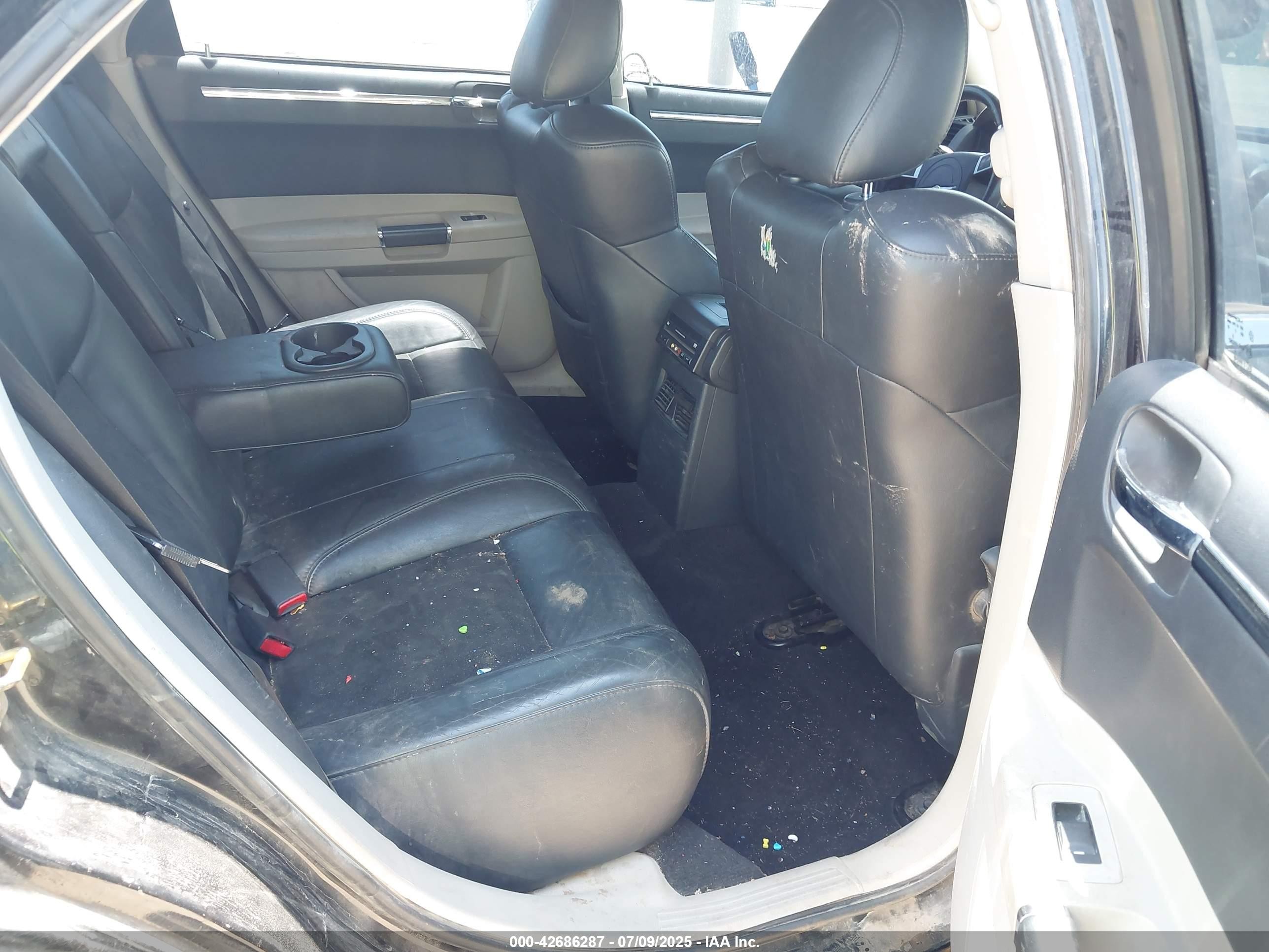 2007 Chrysler 300c Srt8 Черный vin: 2C3LA73W77H637836