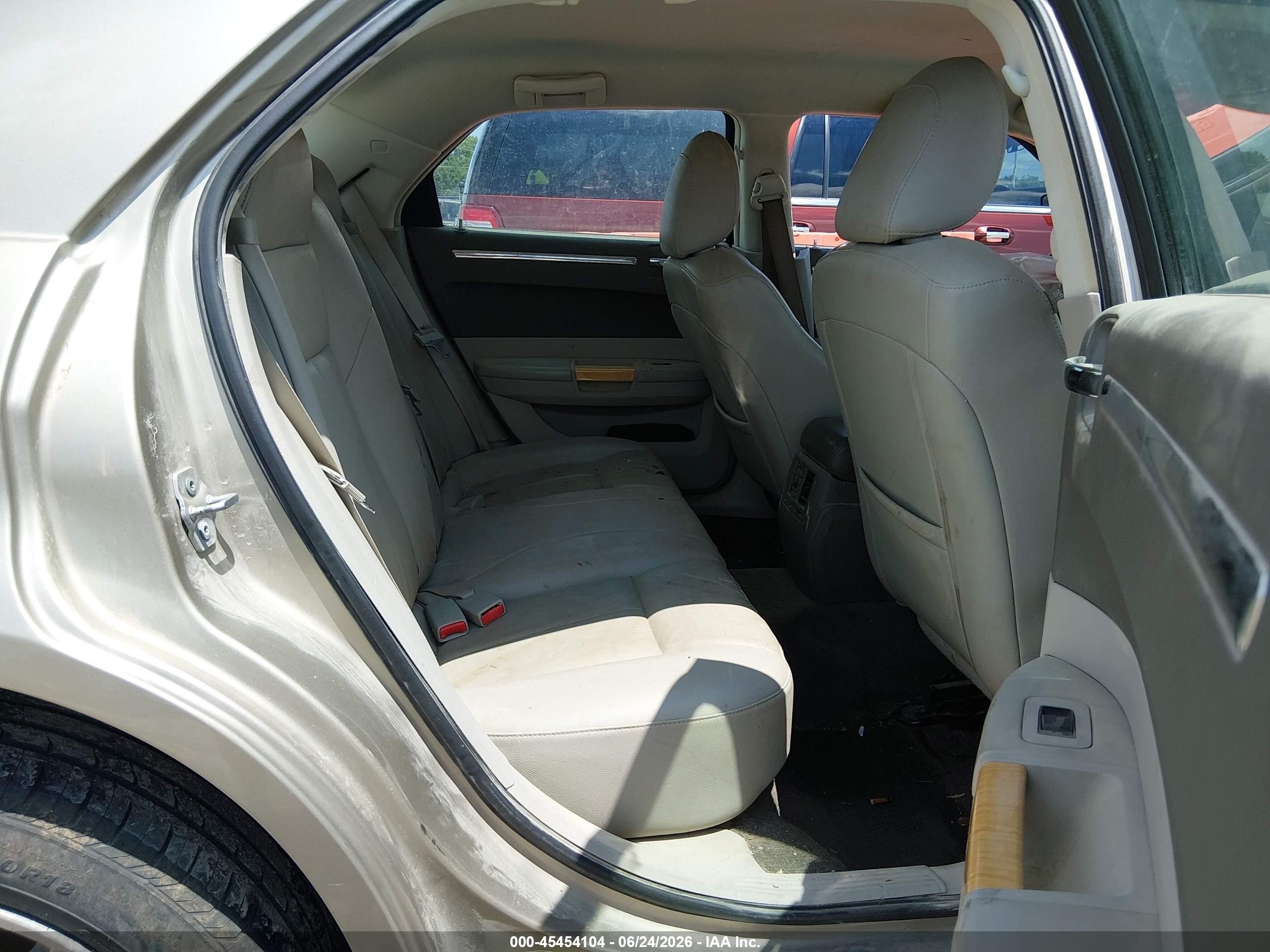 2008 Chrysler 300 Limited Beige vin: 2C3LK33G28H244343