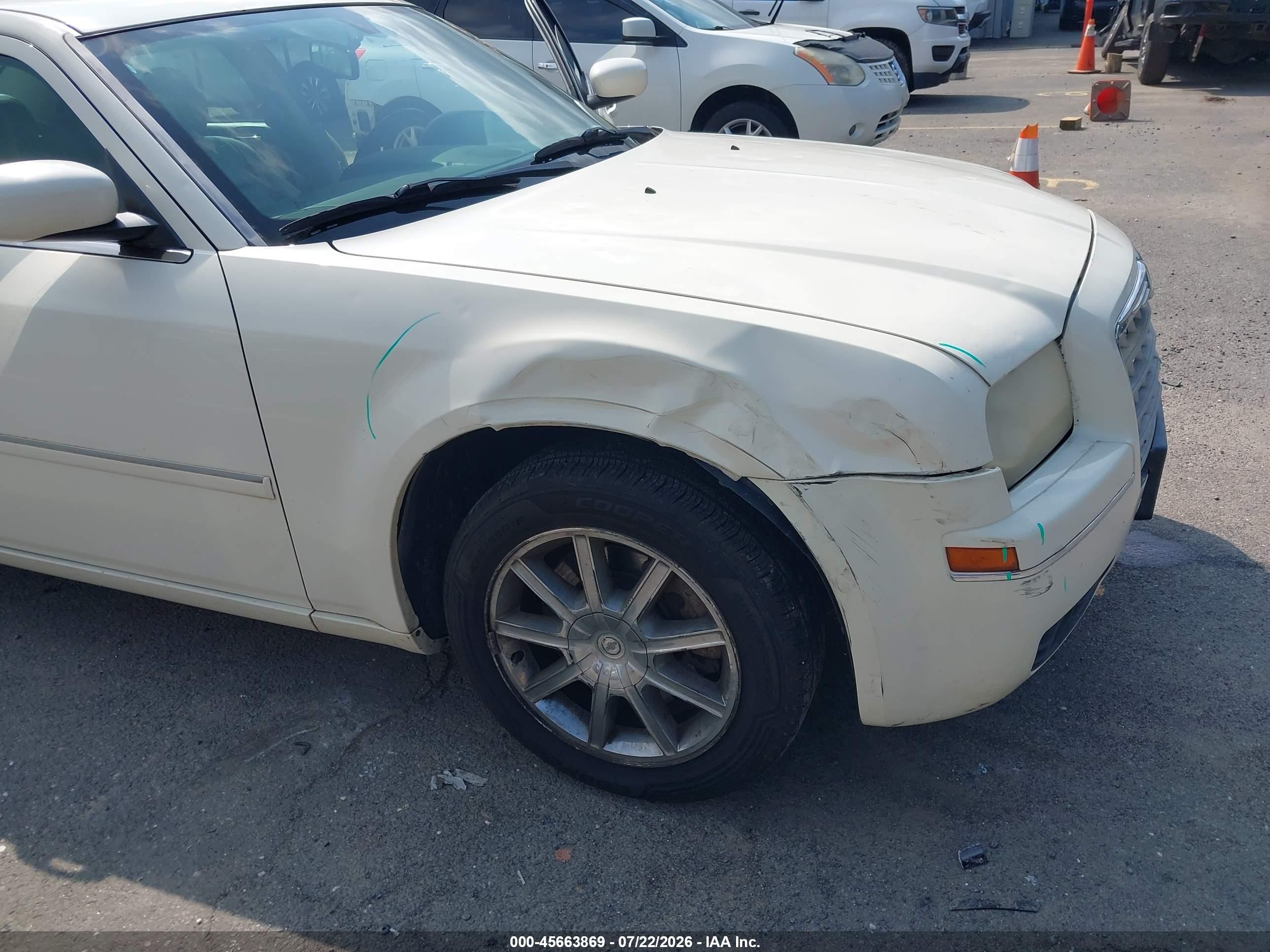 2007 Chrysler 300 Touring Белый vin: 2C3LK53G57H821943