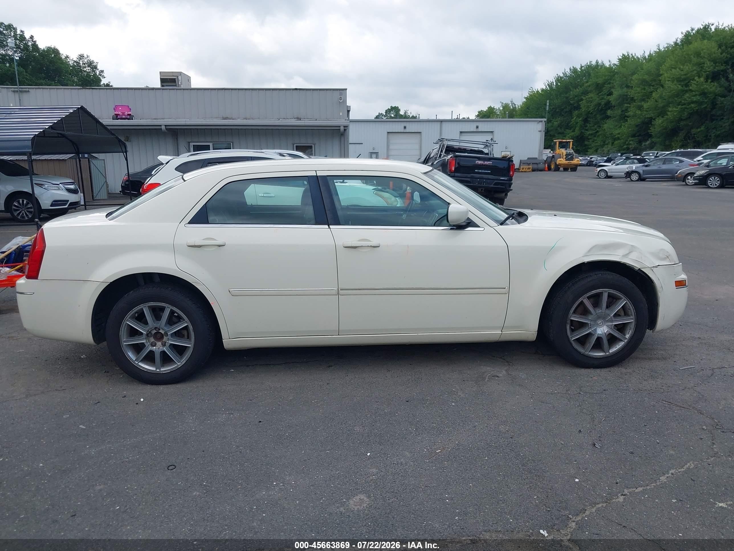 2007 Chrysler 300 Touring Белый vin: 2C3LK53G57H821943