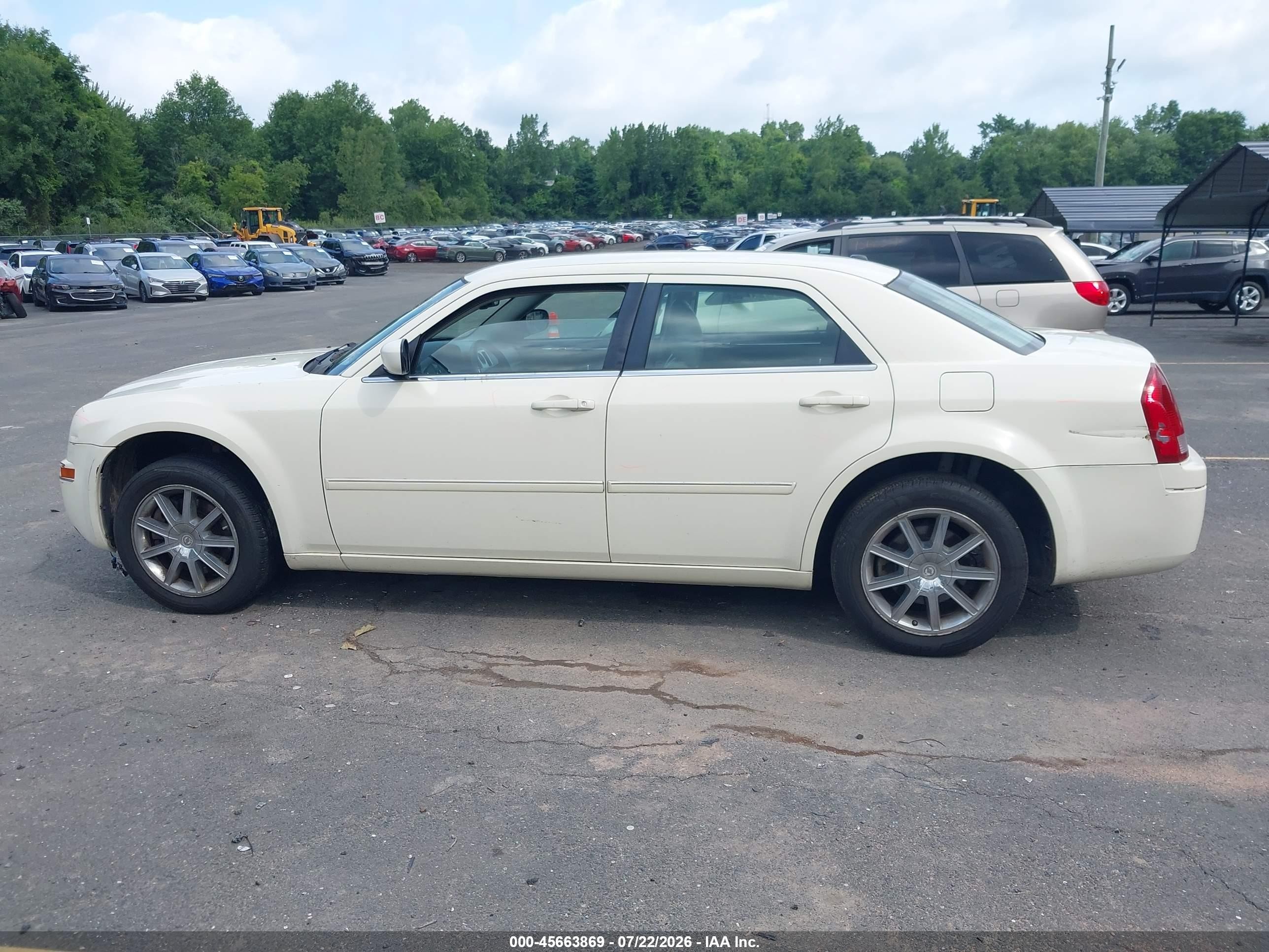 2007 Chrysler 300 Touring Белый vin: 2C3LK53G57H821943
