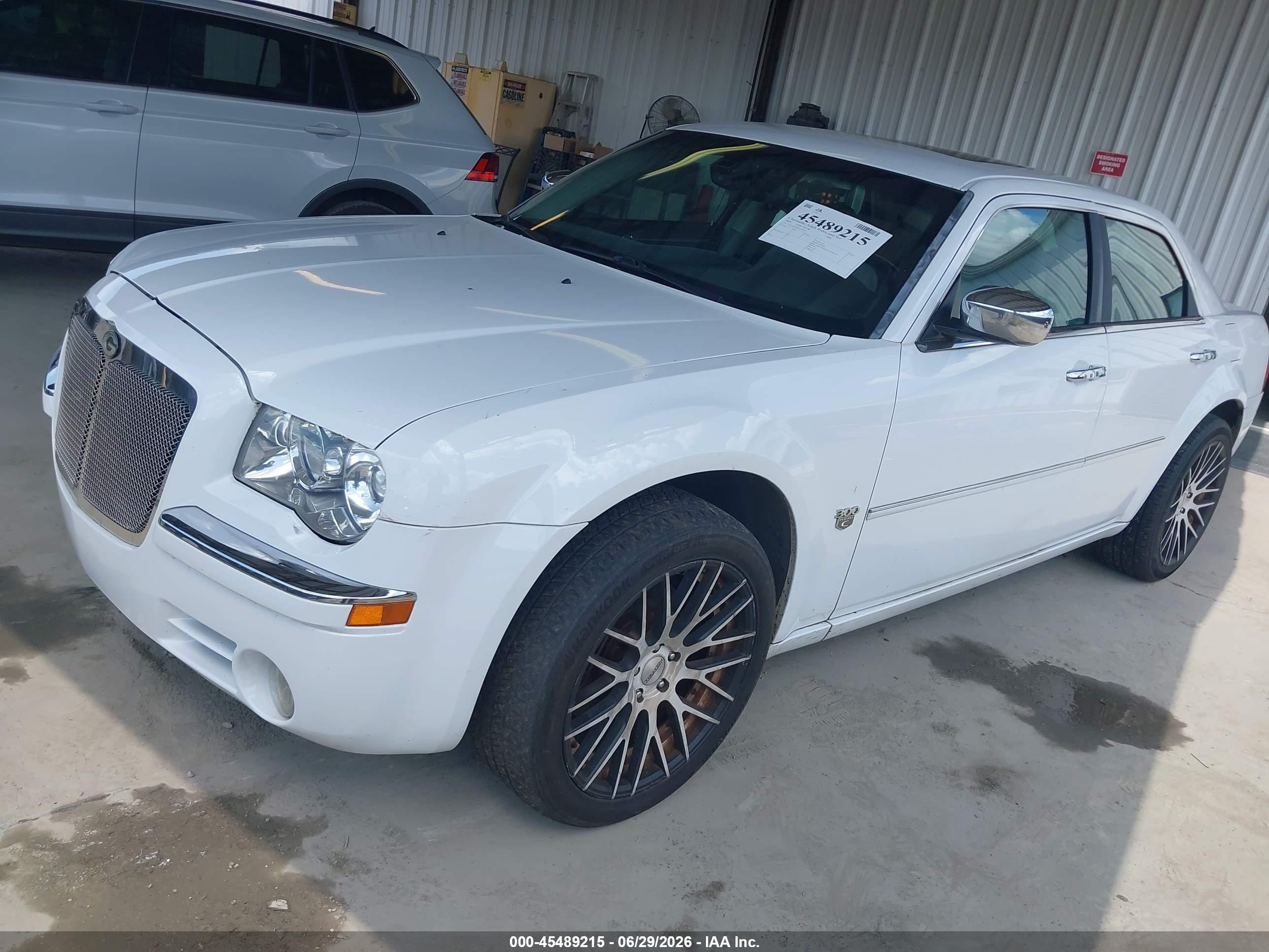 2007 Chrysler 300c   White vin: 2C3LK63H87H790430